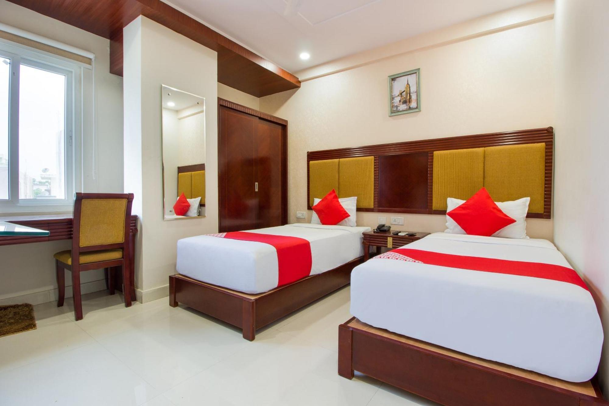 Hotel Oyo Mythri 4*
