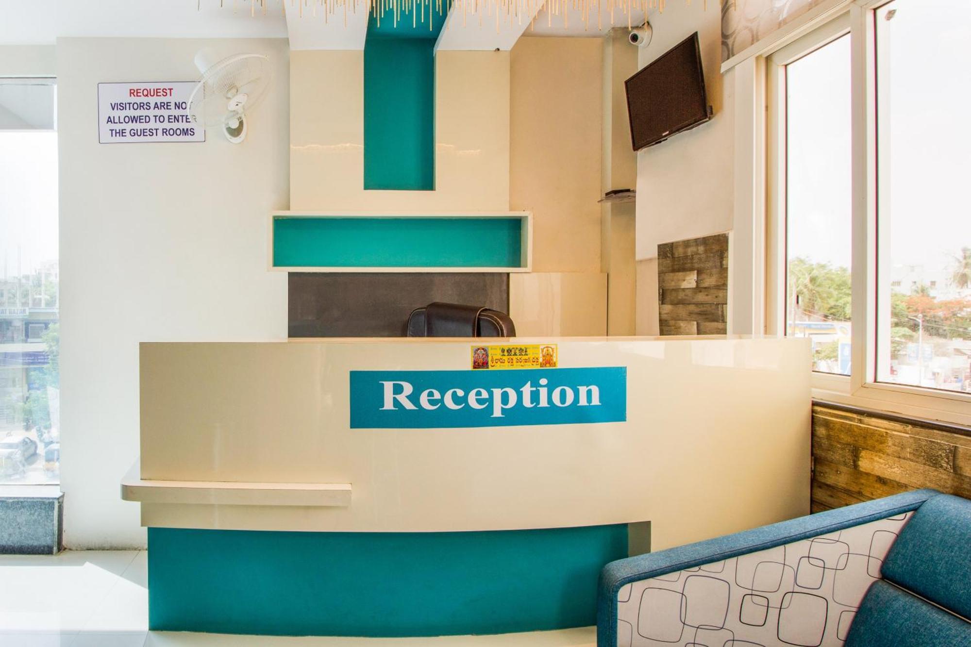 Oyo Mythri Hotel 4*