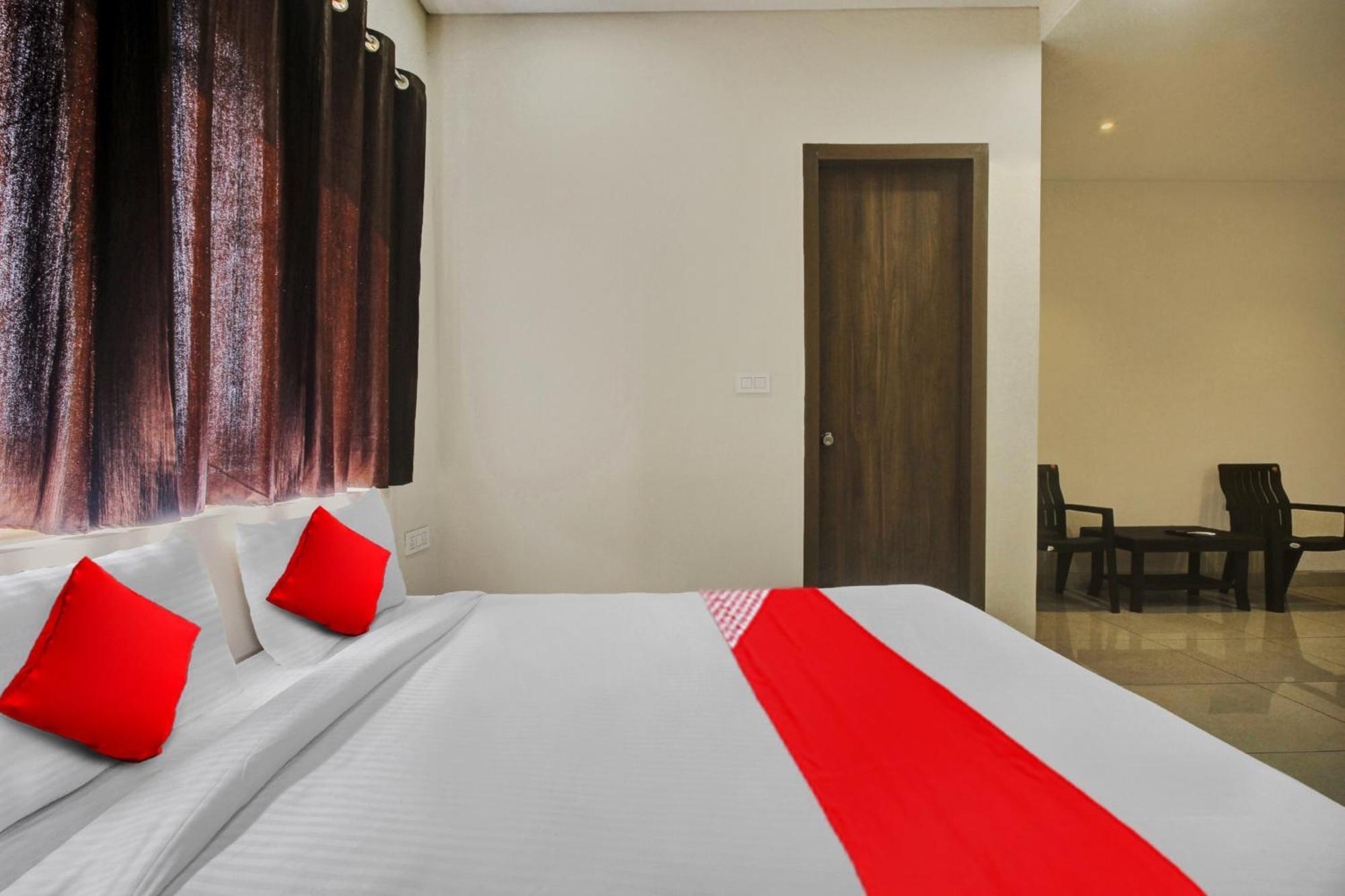 Oyo Flagship High Rise Hotel