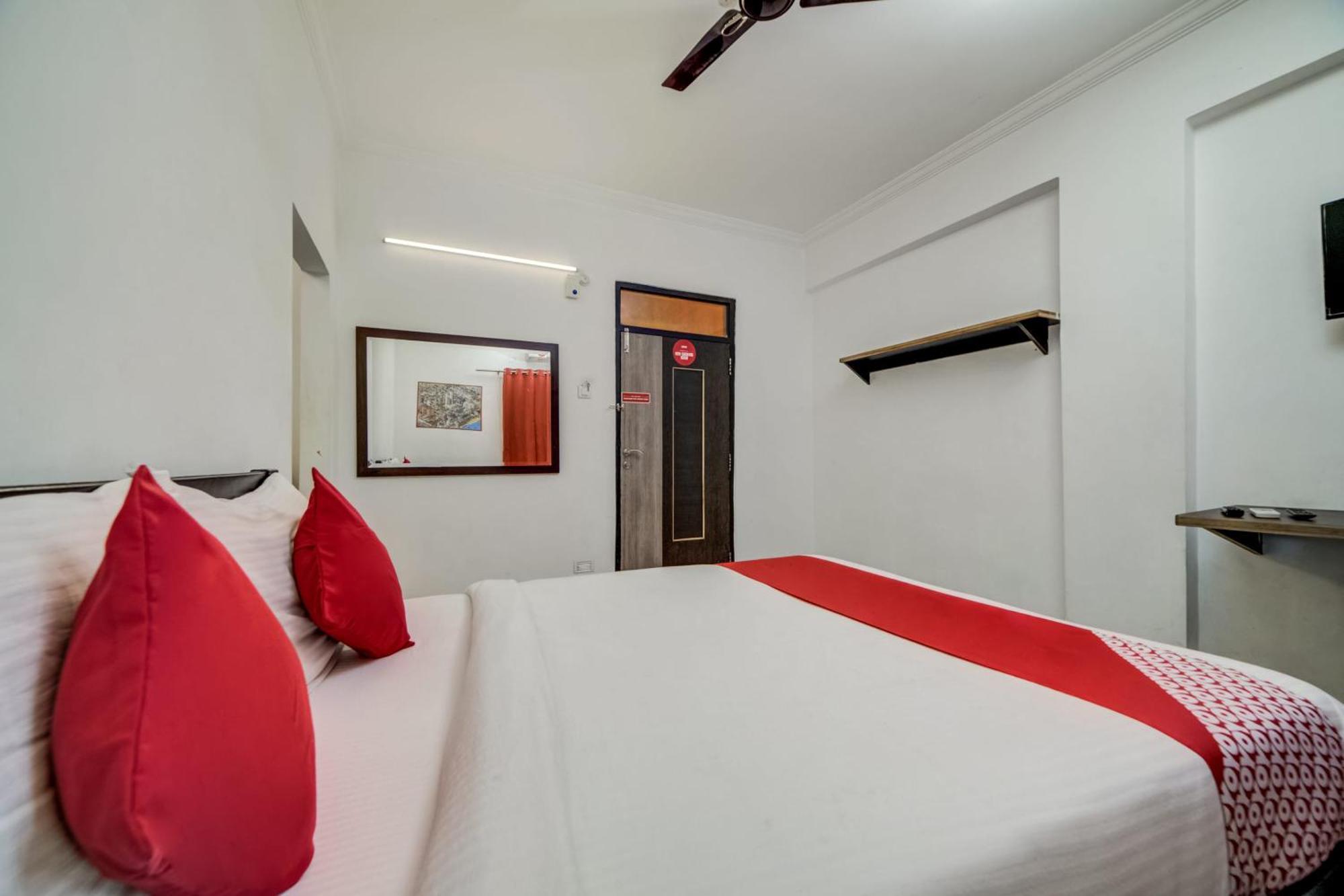 Hotel O Jntu College Near Lulu Mall, Kphb Colony. 4*