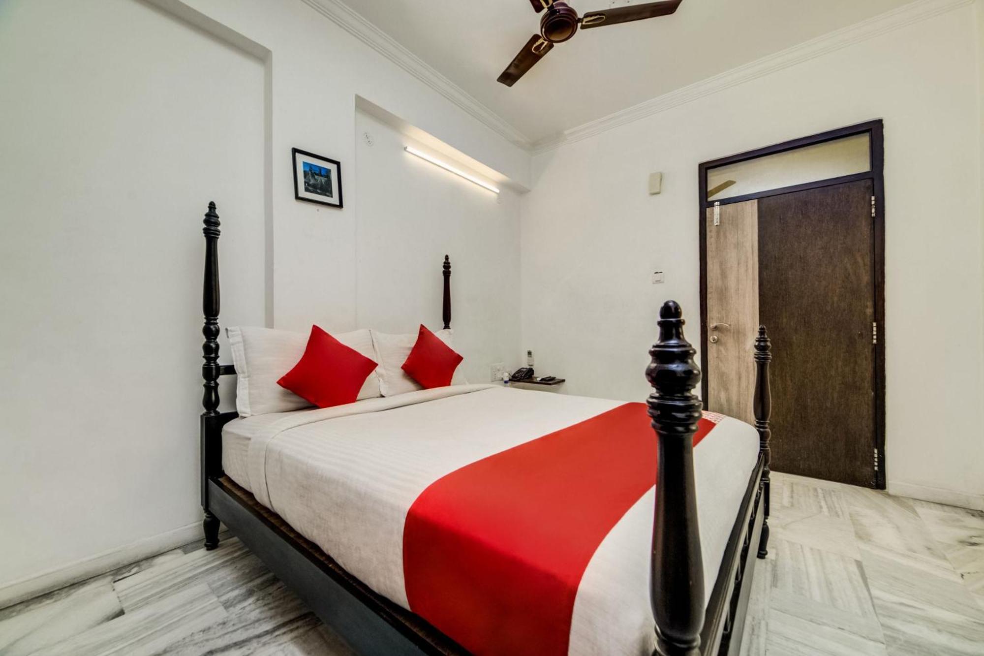O Jntu College Near Lulu Mall, Kphb Colony. Hotel 4*