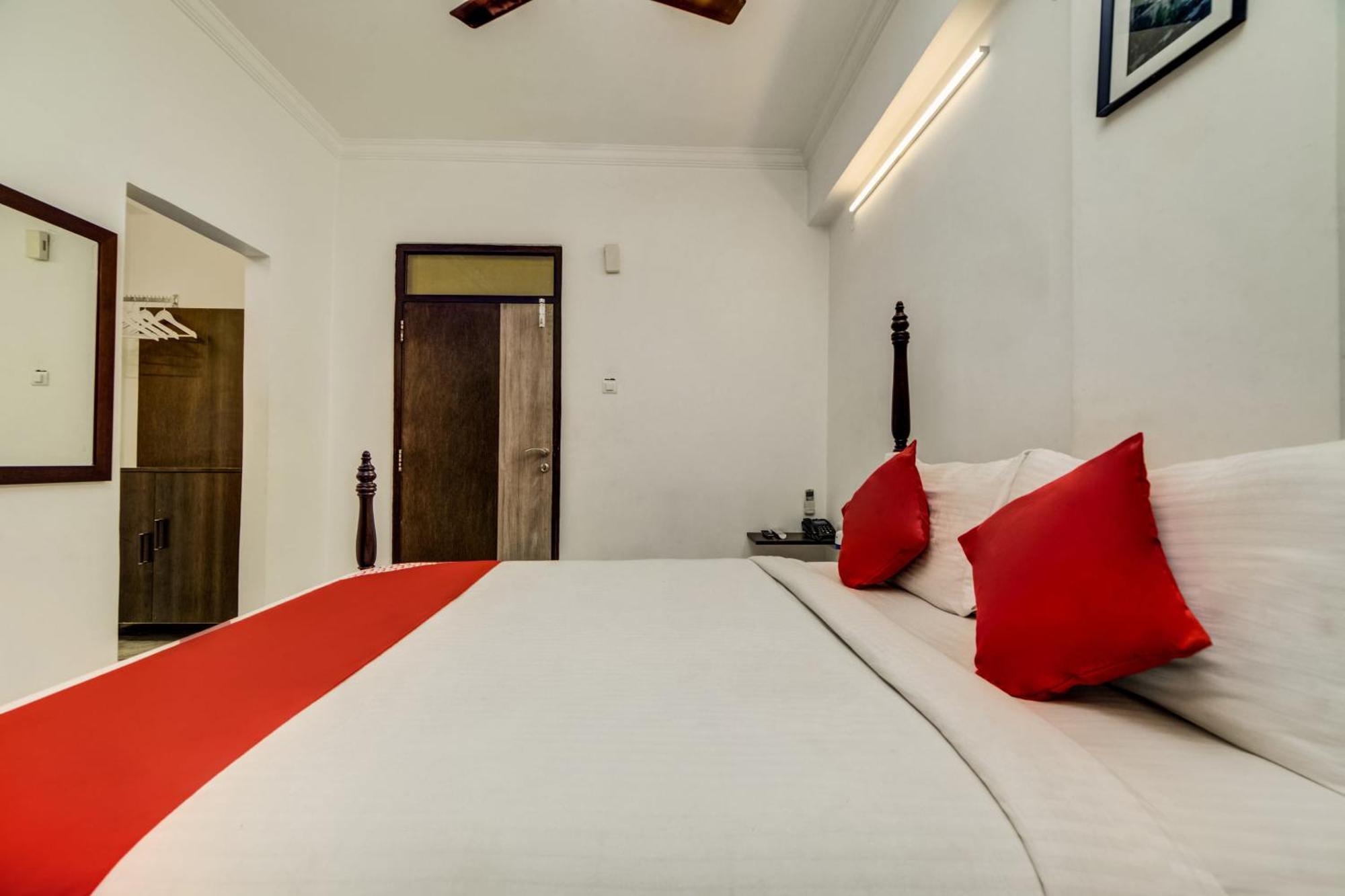 Hotel O Jntu College Near Lulu Mall, Kphb Colony. Hyderabad
