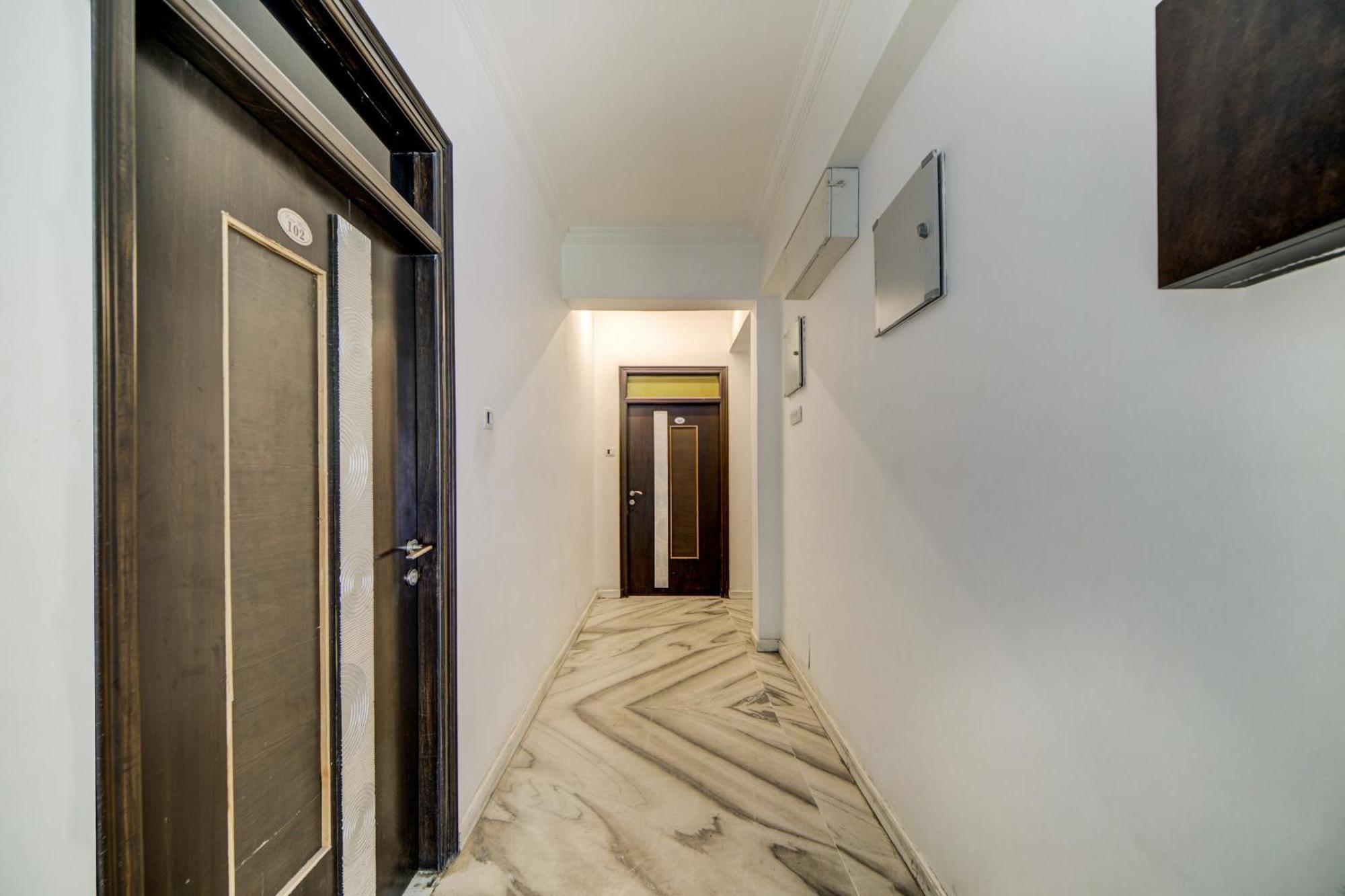 Super O Jntu College Near Lulu Mall, Kphb Colony. Hotel Hyderabad