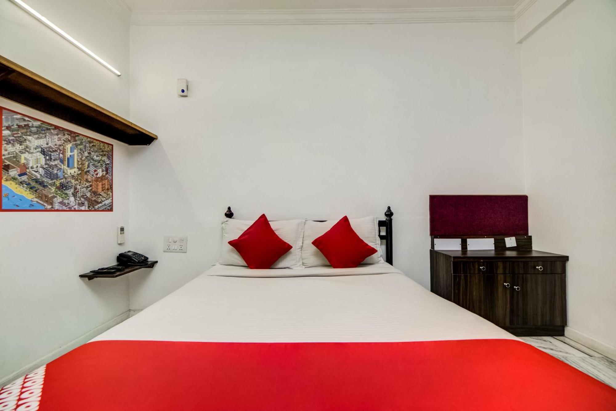O Jntu College Near Lulu Mall, Kphb Colony. Hotel 4*