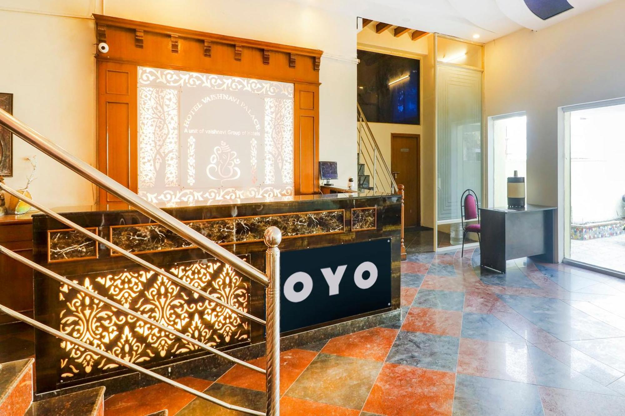 Hotel Super Collection O 77115 Vaishnavi Palace 4*