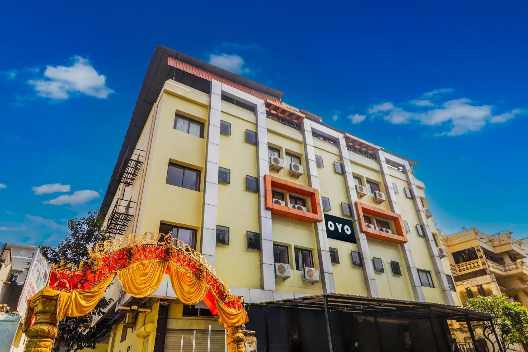 Hotel Super Collection O 77115 Vaishnavi Palace Hyderabad