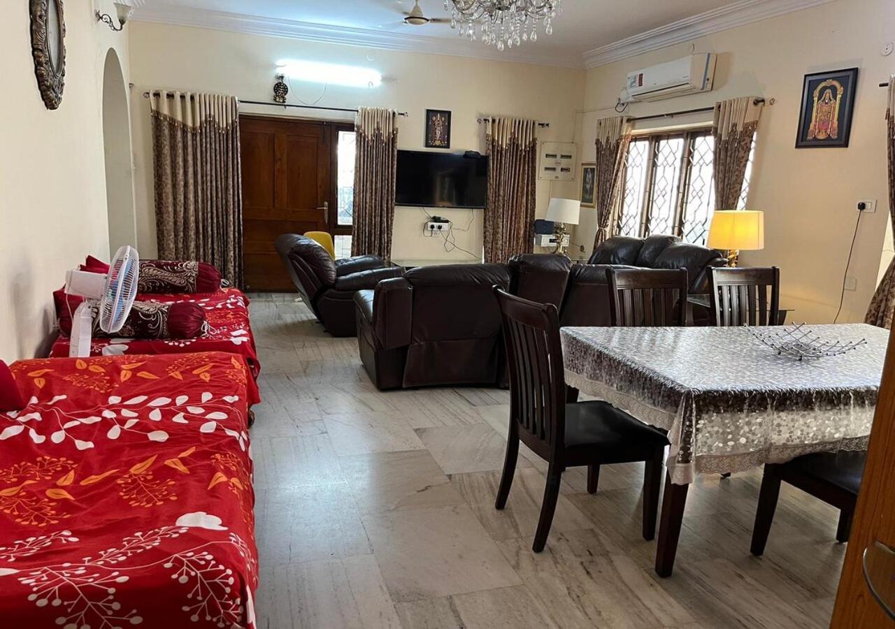 Individual Near Apollo Jubilee Hills Hyderabad