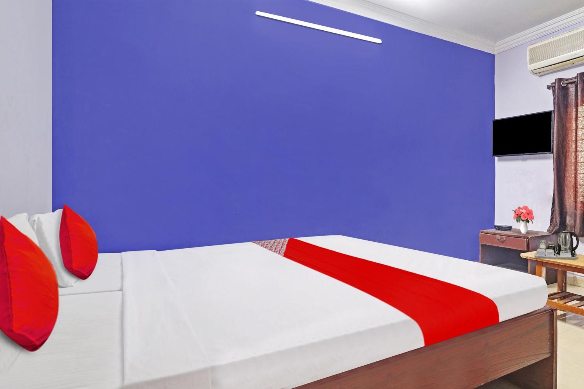 Hotel O Nandini 4*
