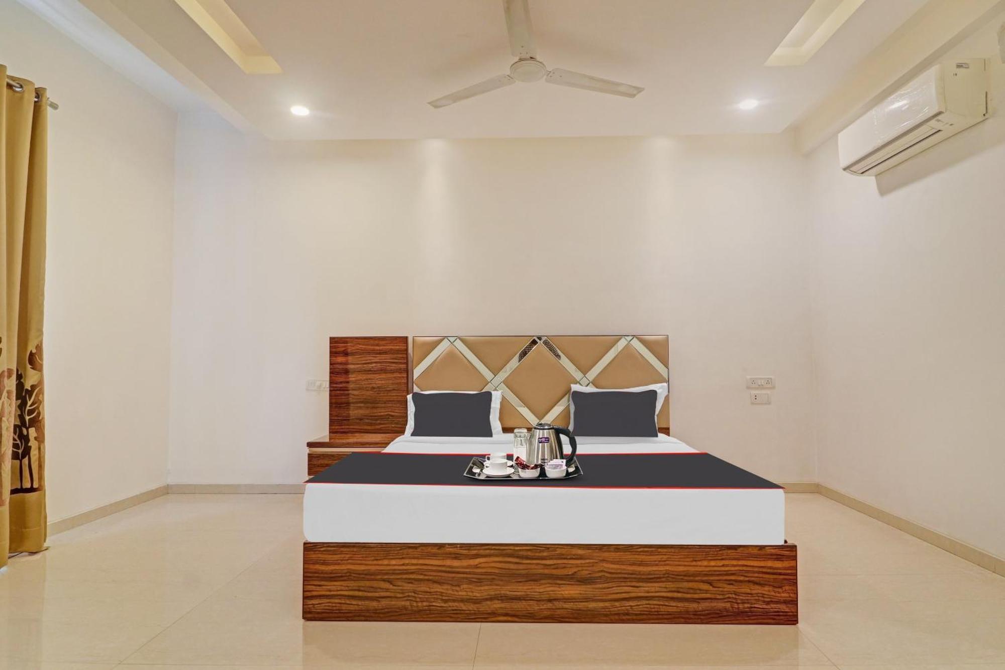 Oyo Flagship Ekasila Hotel