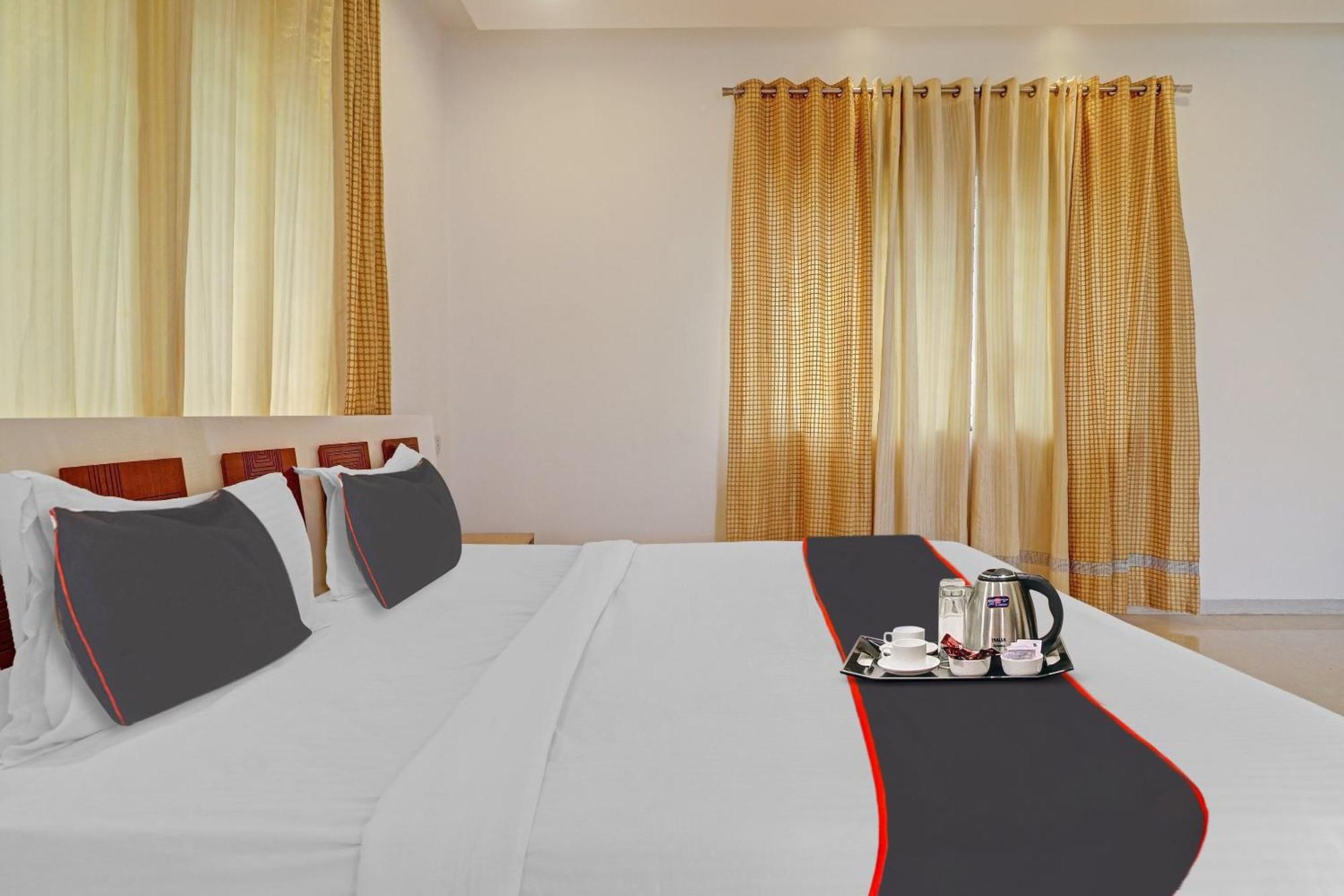 Hotel Oyo Flagship Ekasila Hyderabad
