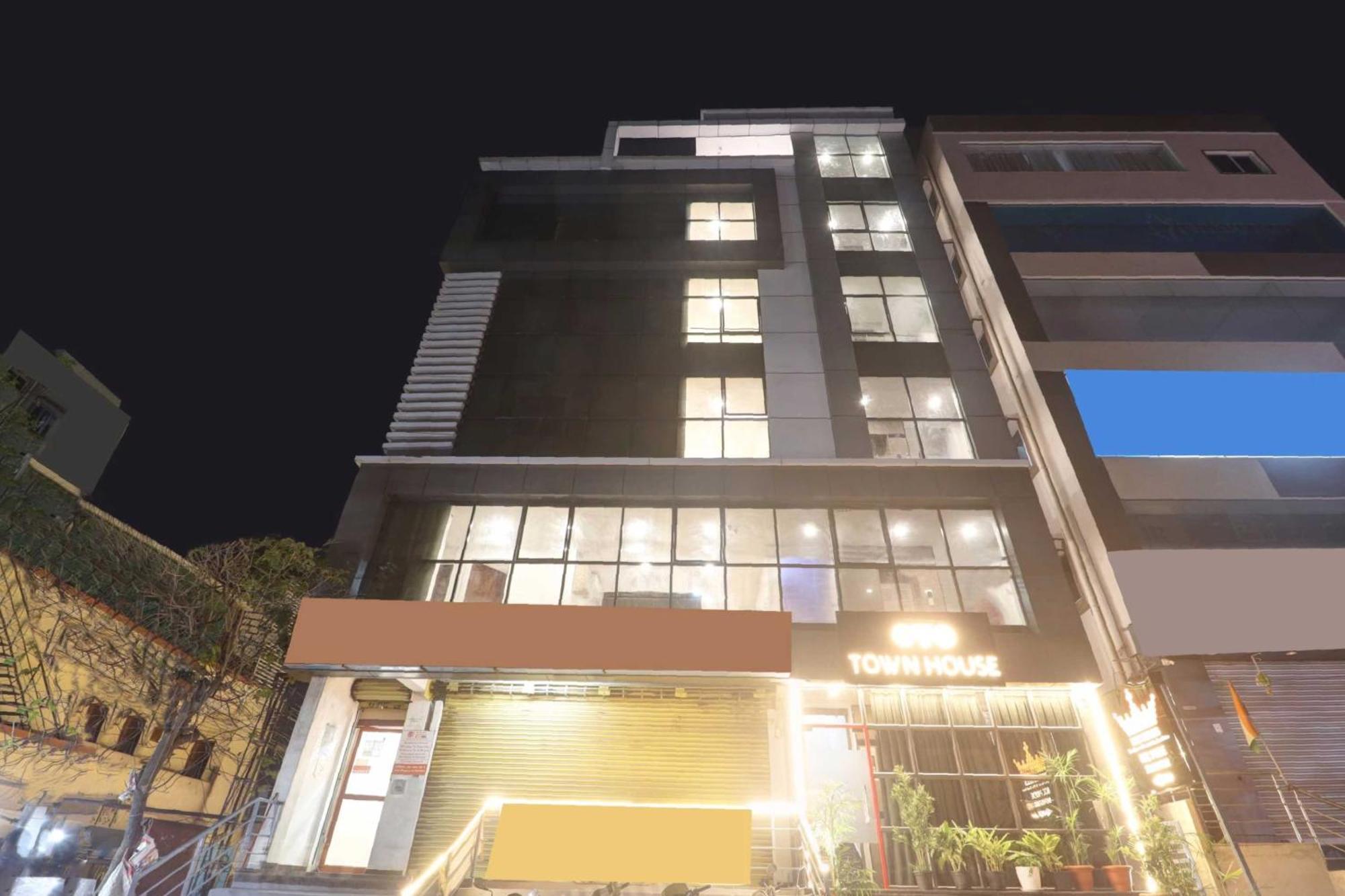 Super Townhouse Rcc Pride Hotel 4*