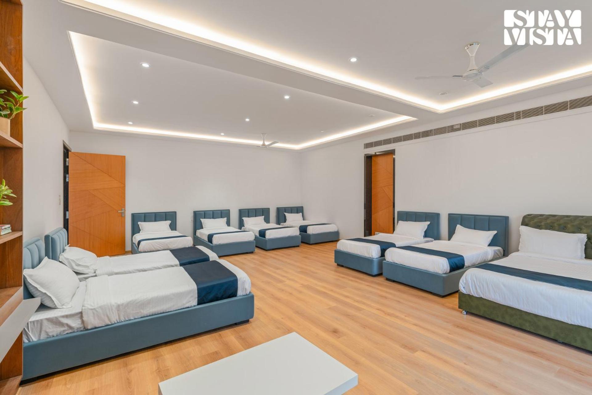 Villa Stayvista At Aj House With Pvt Pool & Projector Set-up Hyderabad