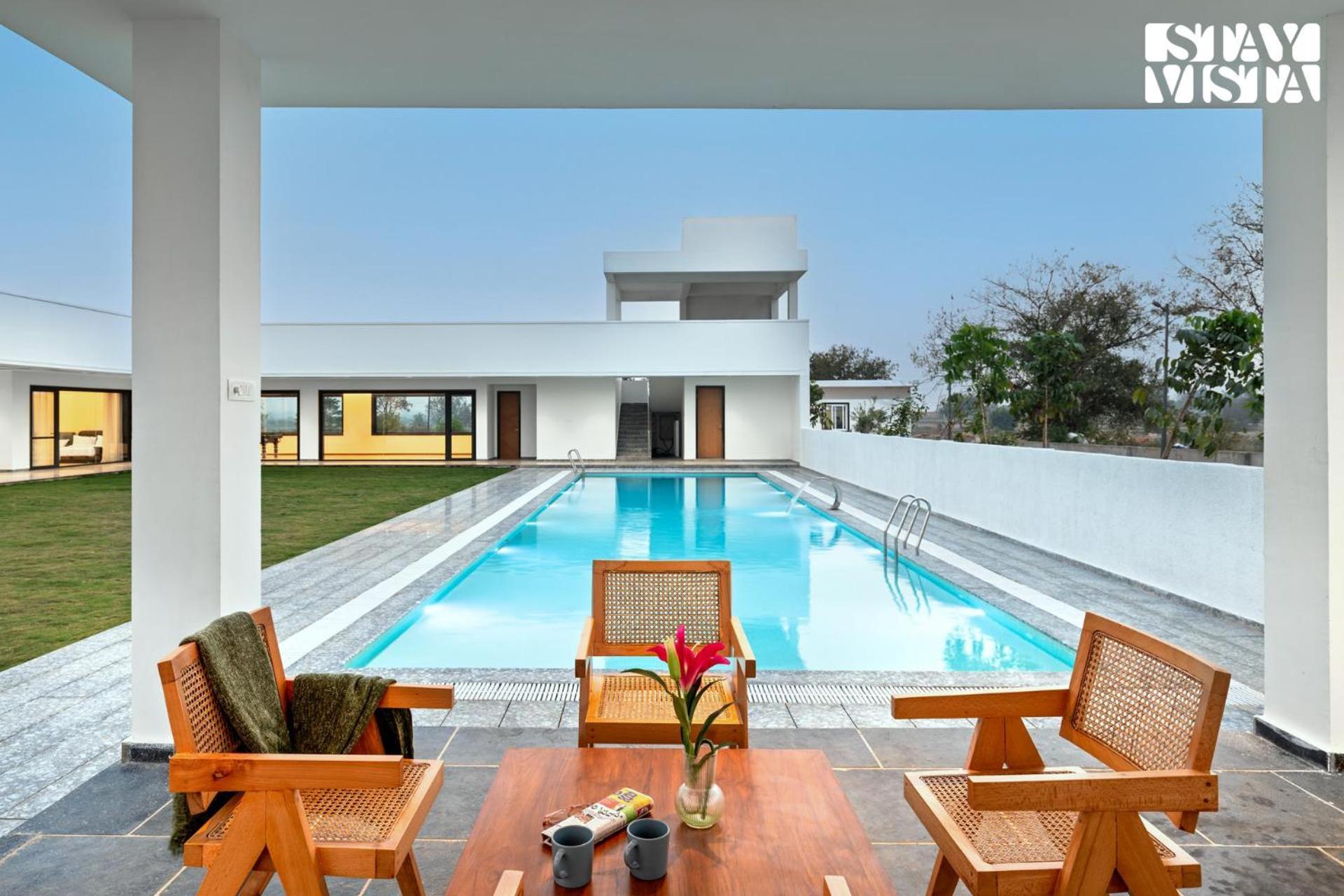 Villa Stayvista At Aj House With Pvt Pool & Projector Set-up
