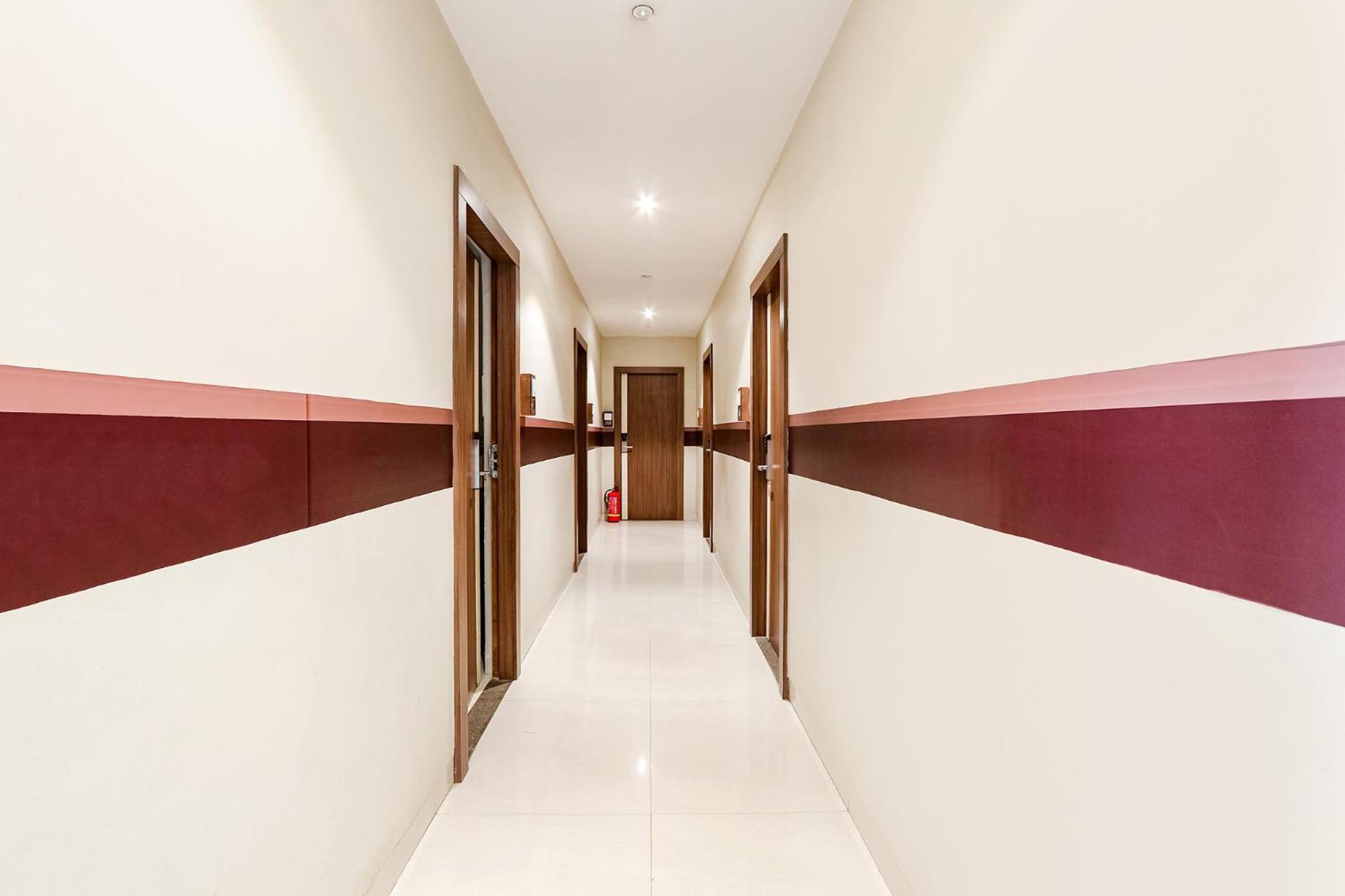 Fabhotel Arastu Plaza - Nr Nampally Railway Station Hotel 3*