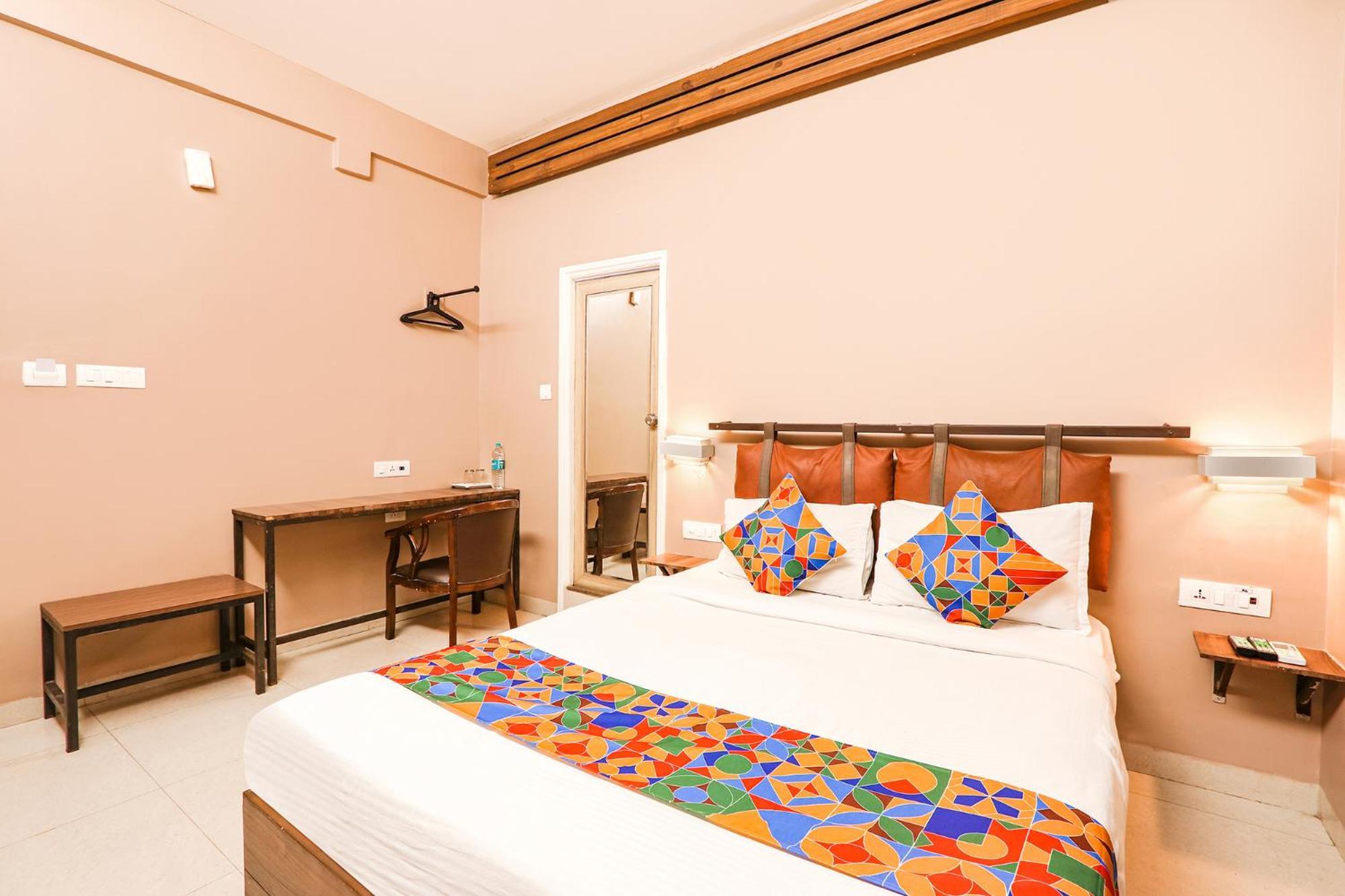 Fabhotel Arastu Plaza - Nr Nampally Railway Station Hotel