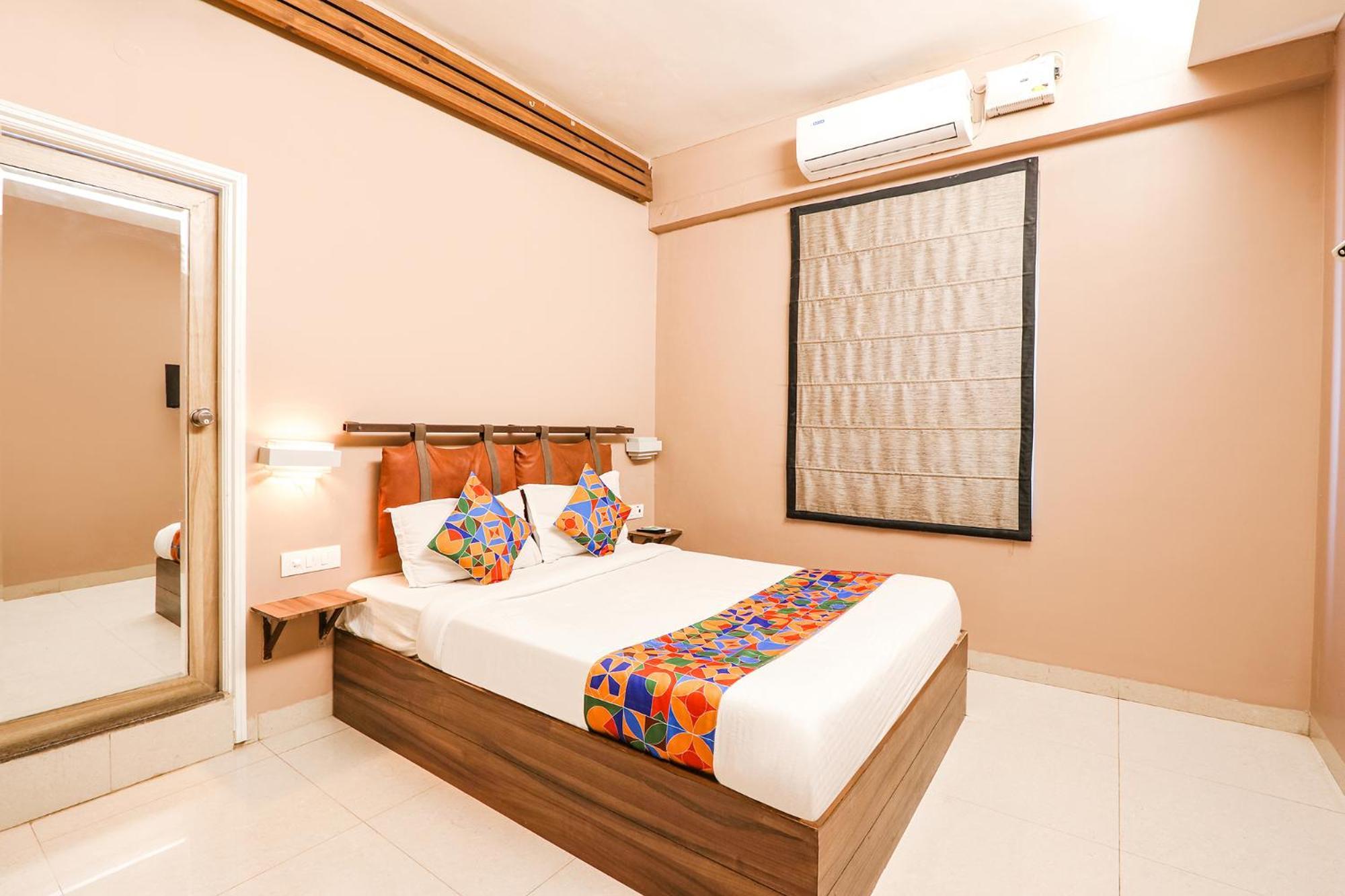 Fabhotel Arastu Plaza - Nr Nampally Railway Station Hotel 3*