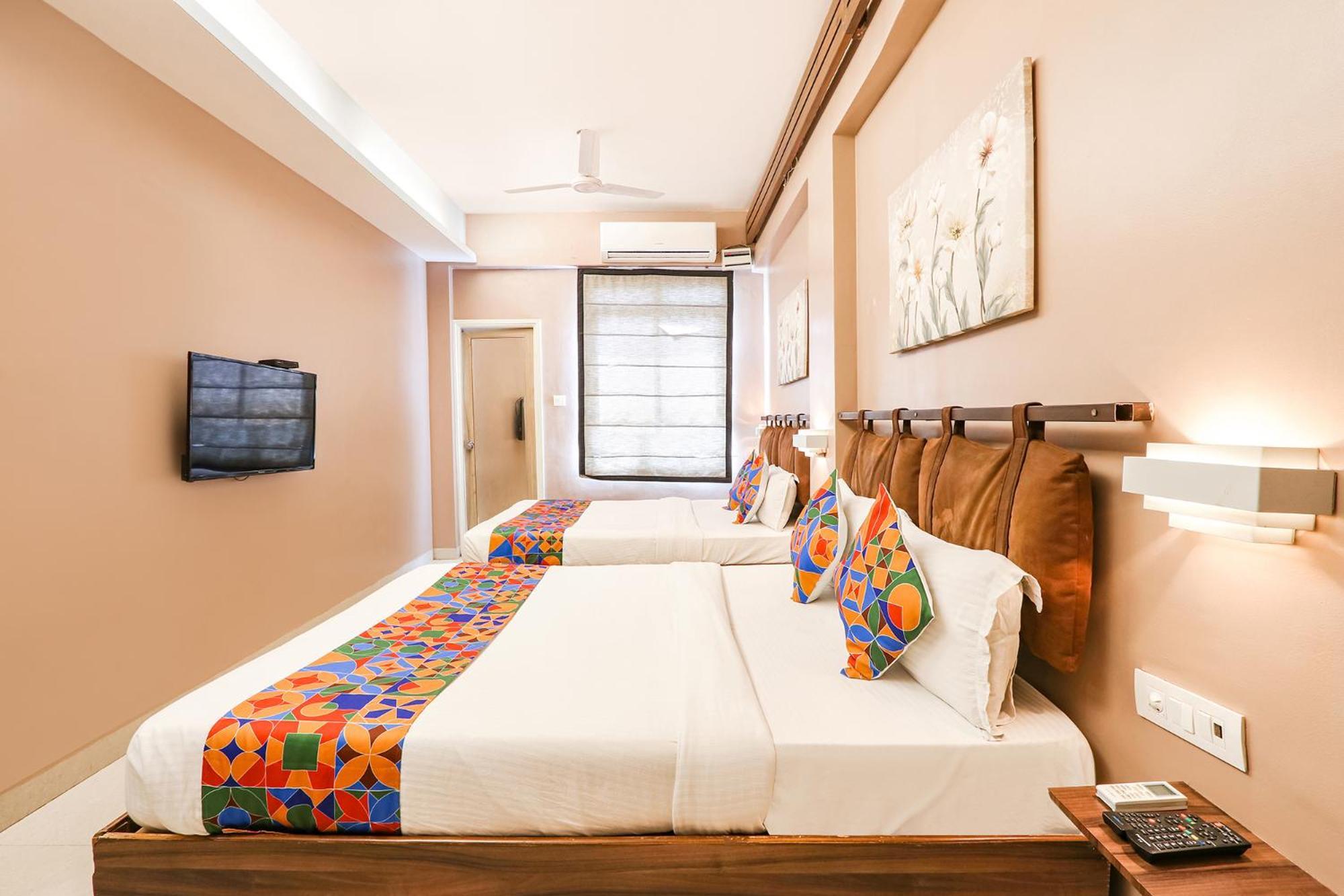 Hotel Fabhotel Arastu Plaza - Nr Nampally Railway Station
