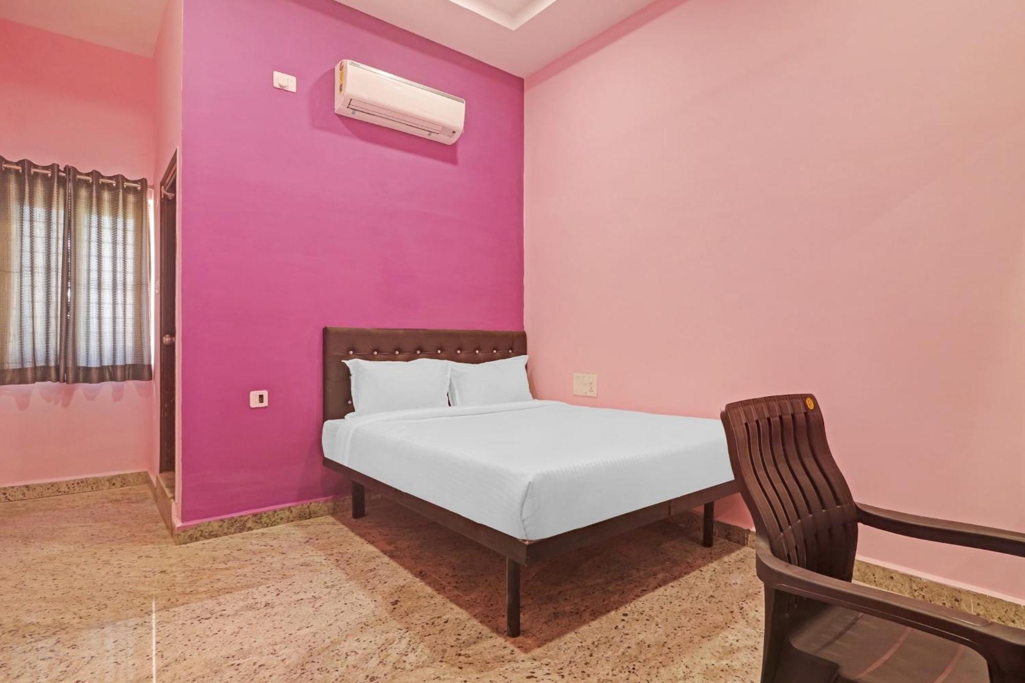 Hotel Capital O Sai Balaji Near Golconda Hyderabad