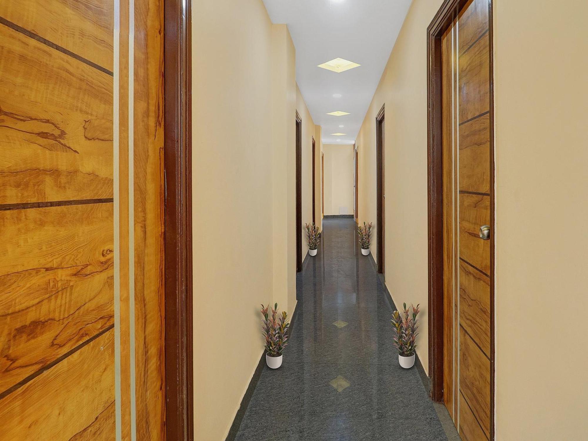 O S V Residency Kajaguda Near Gachibowli 3*