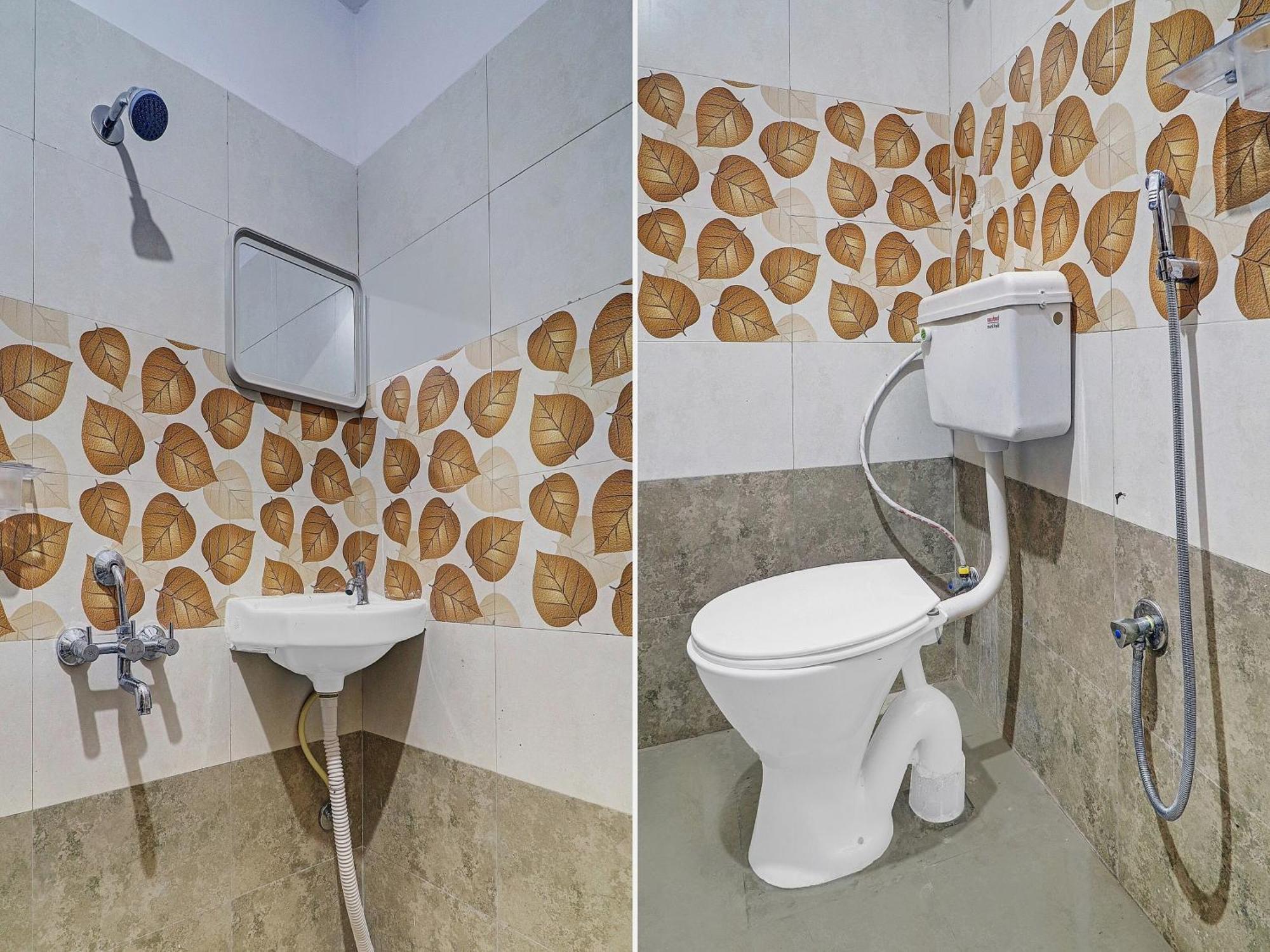 Hotel O S V Residency Kajaguda Near Gachibowli 3*