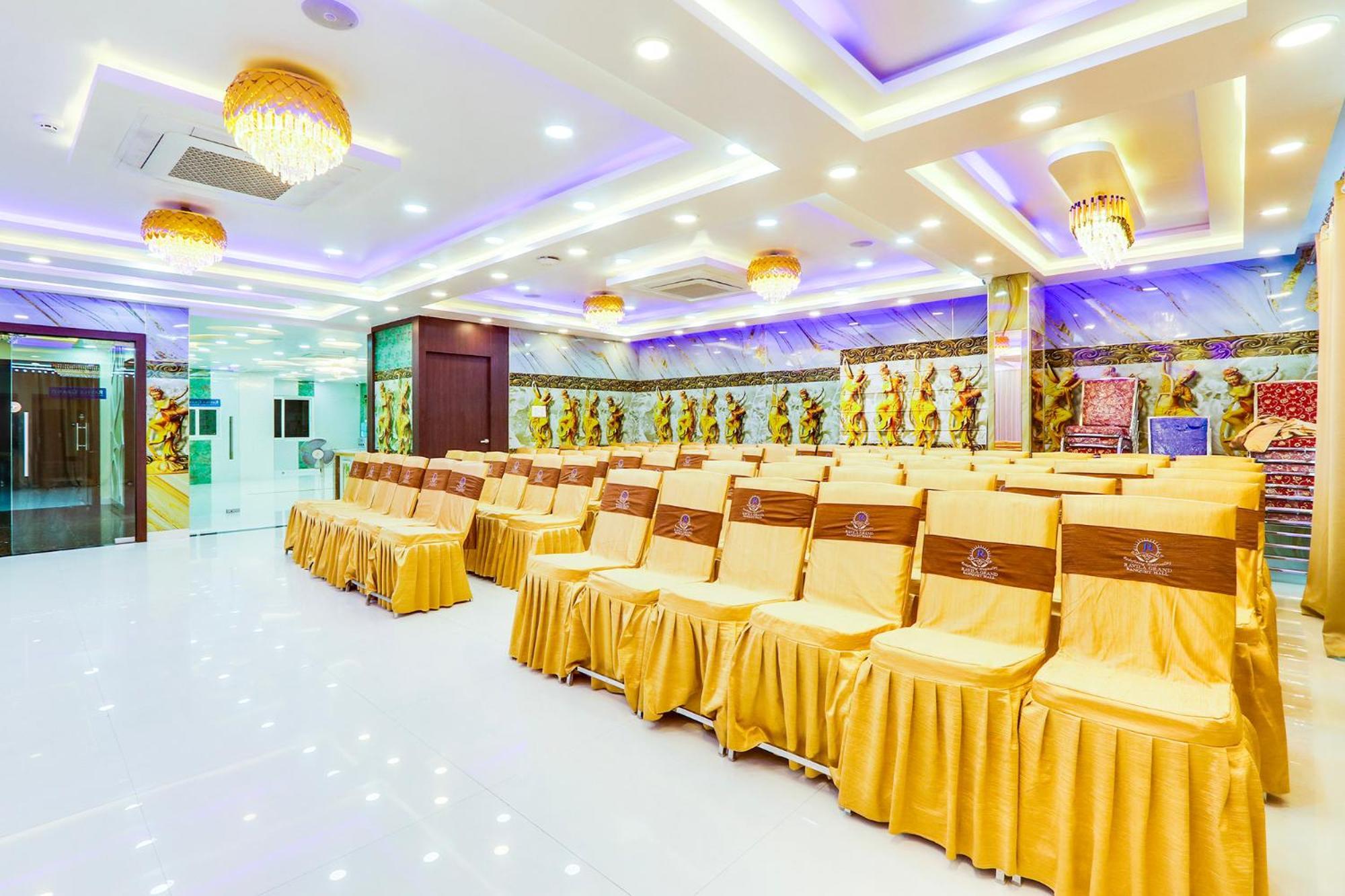 Fabhotel Prime Ravila Grand 3*