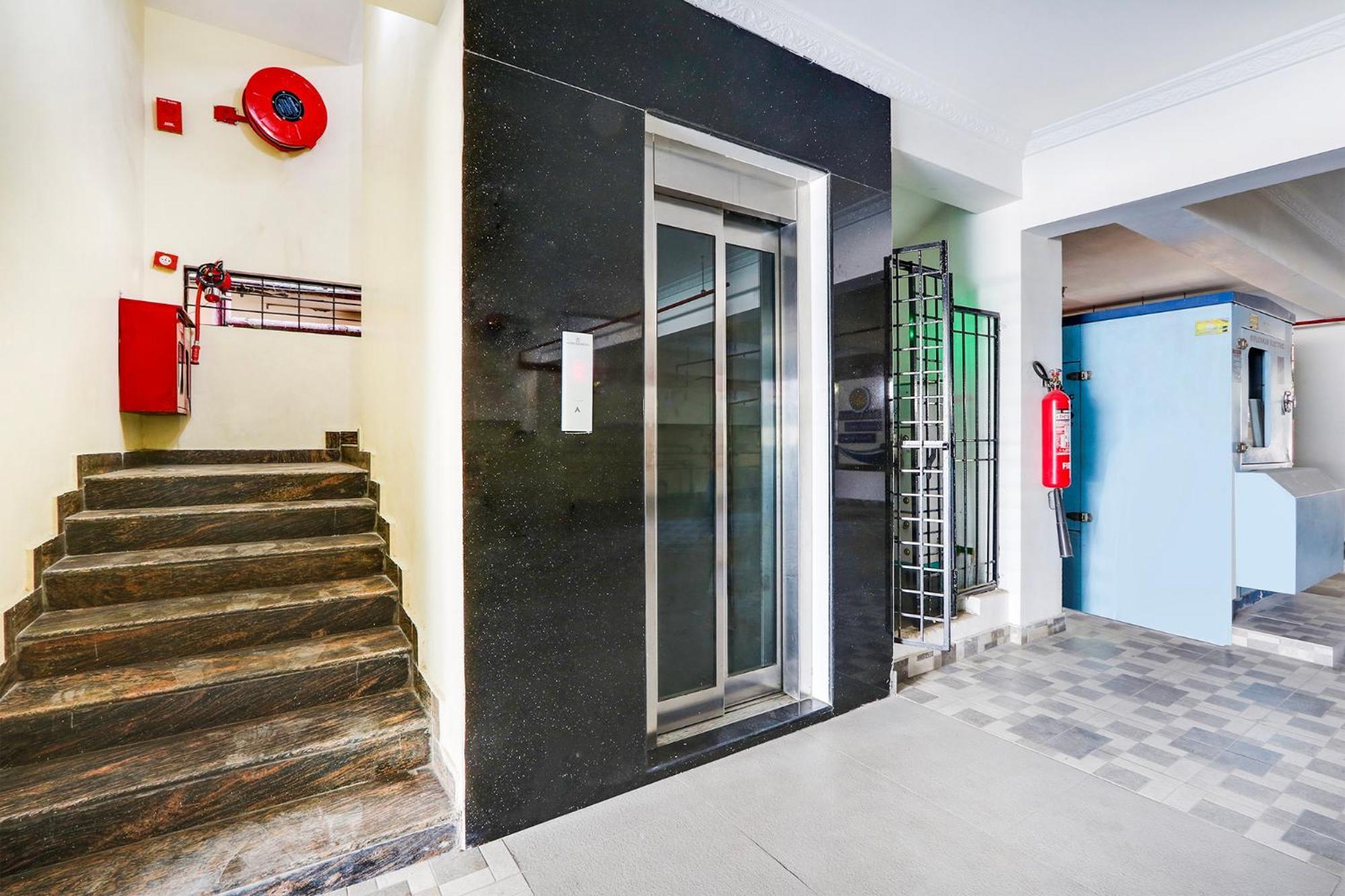 Hotel Fabhotel Prime Ravila Grand 3*