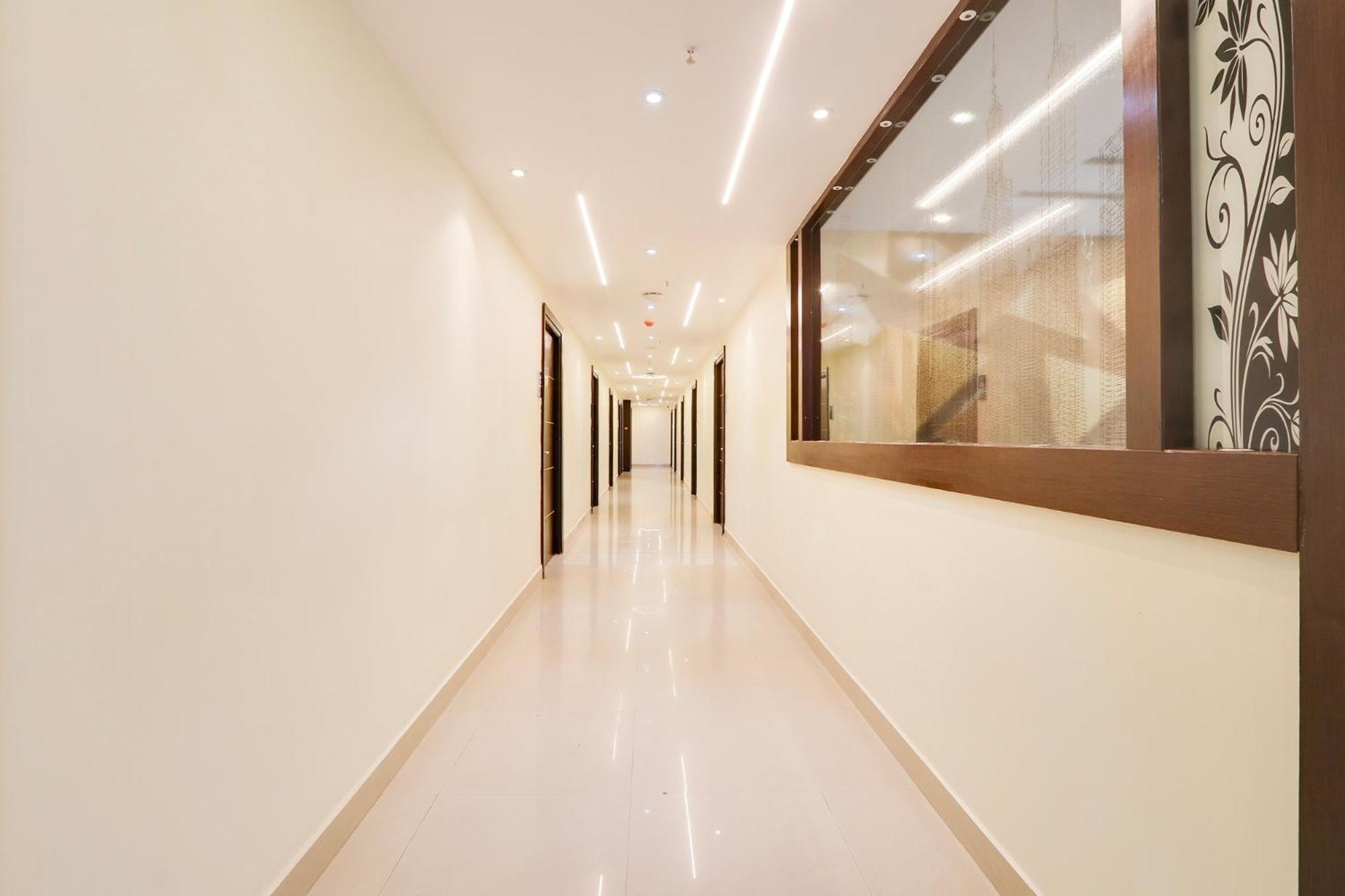 Fabhotel Prime Ravila Grand 3*