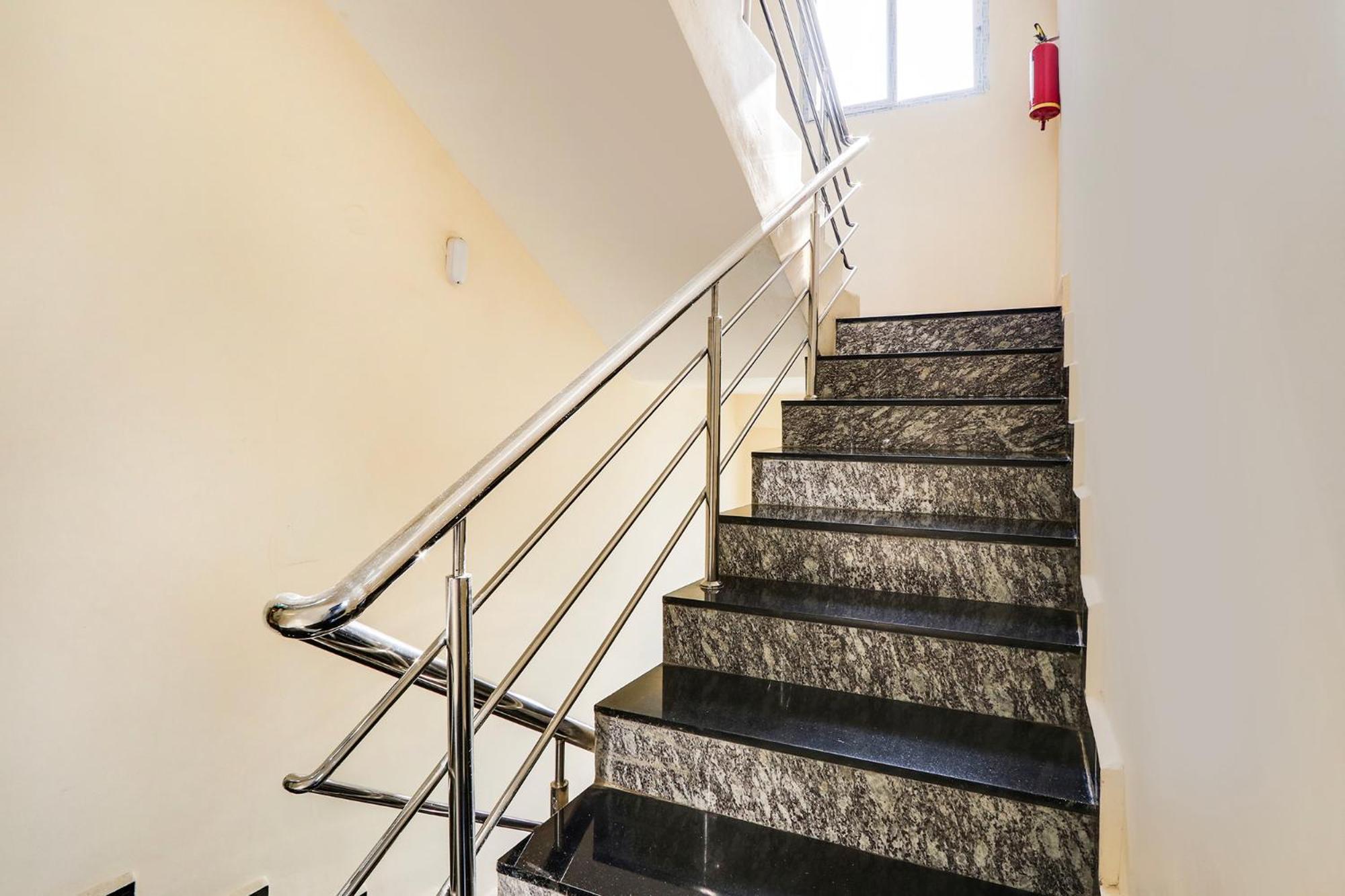 Hotel Fabhotel Prime Ravila Grand Hyderabad