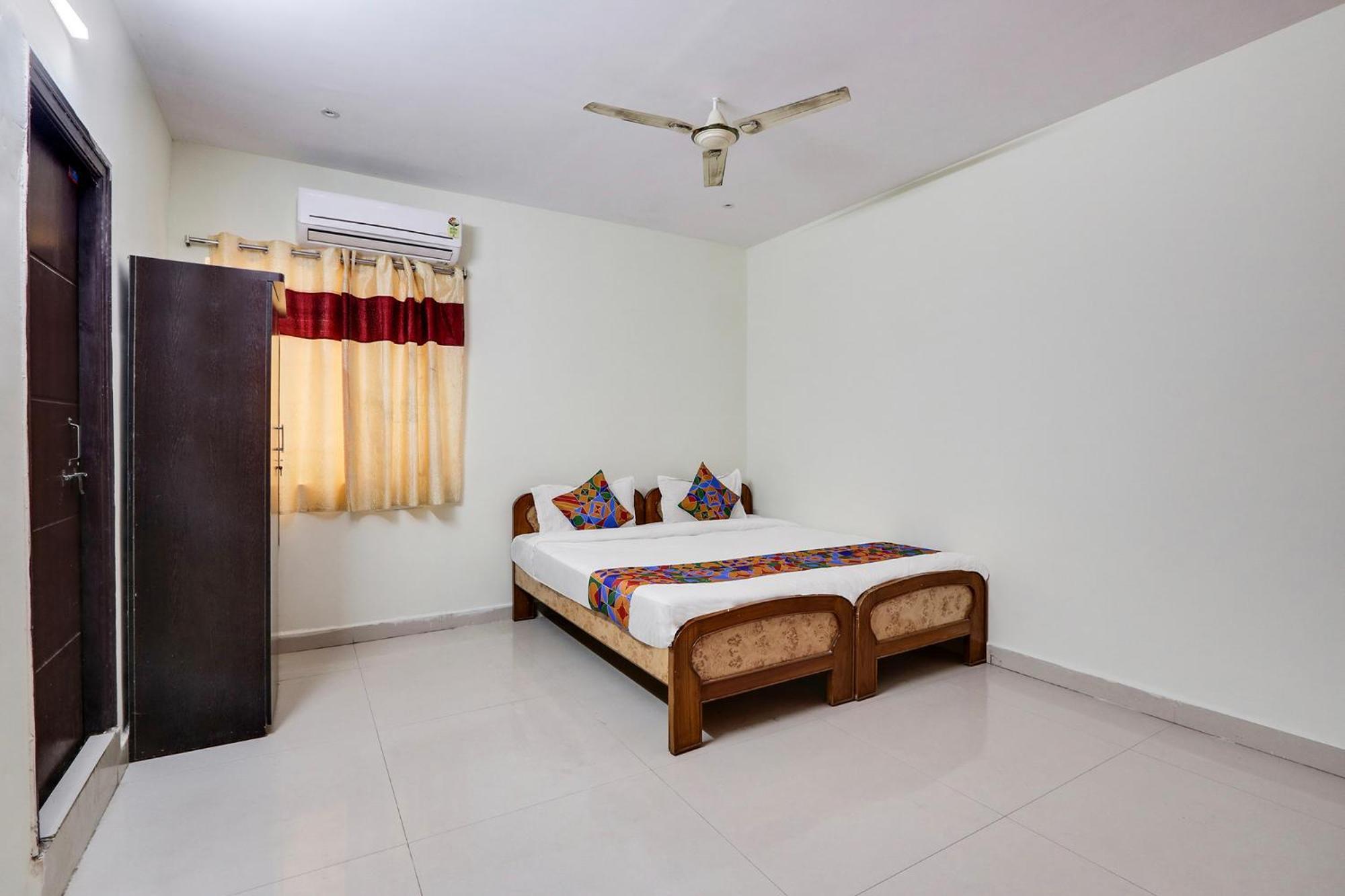 Hotel Fabexpress Royal Prime Suits Hyderabad