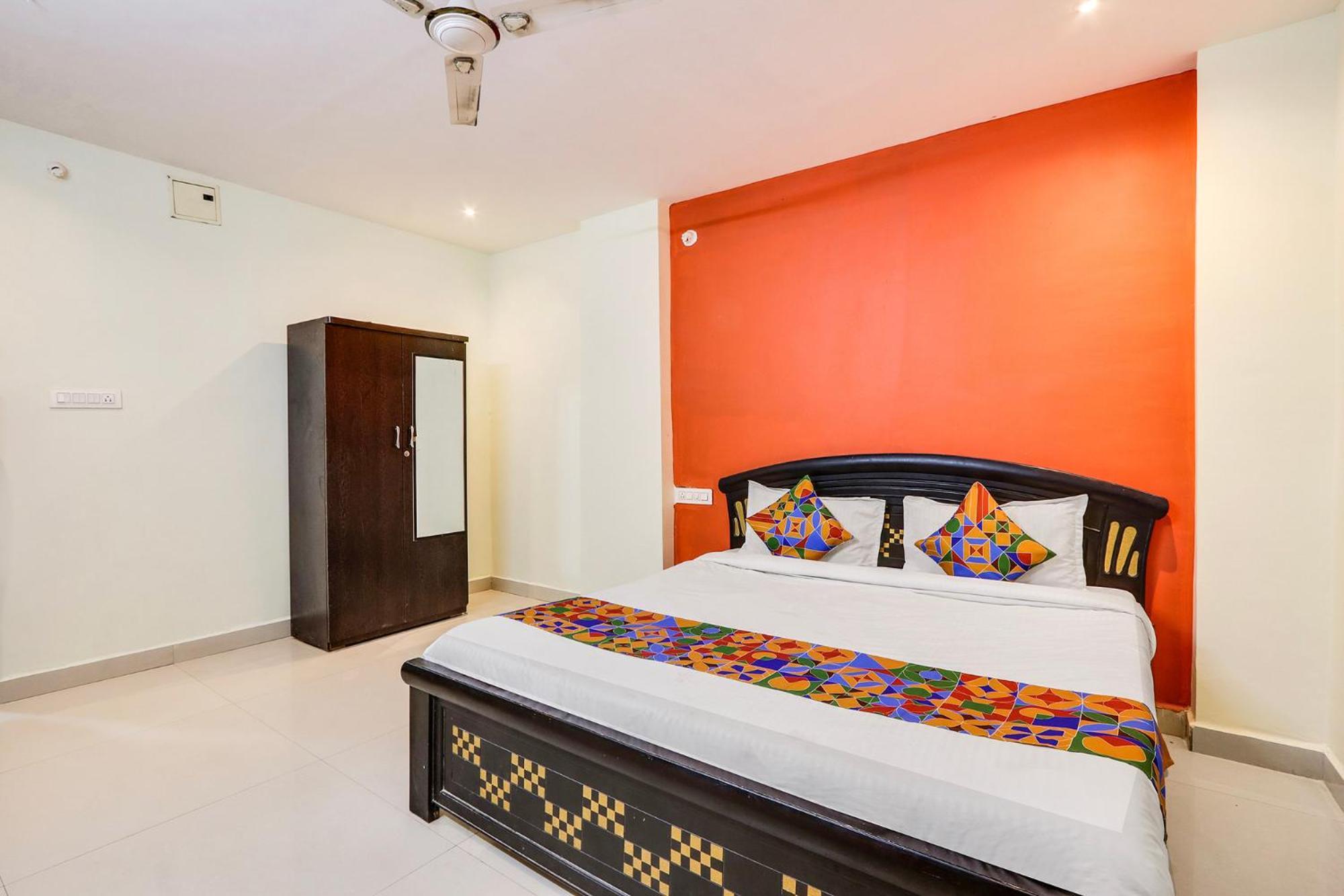 Fabexpress Royal Prime Suits Hotel