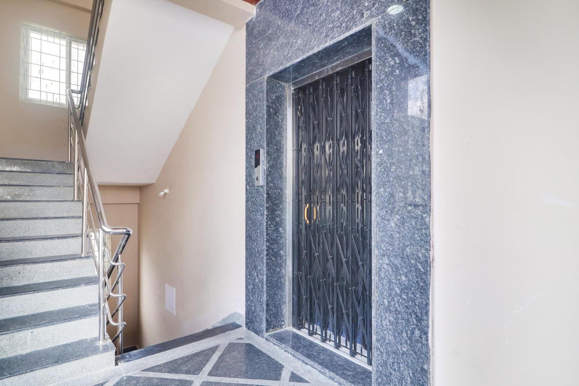 Oyo Flagship Vj Residency Hotel 3*