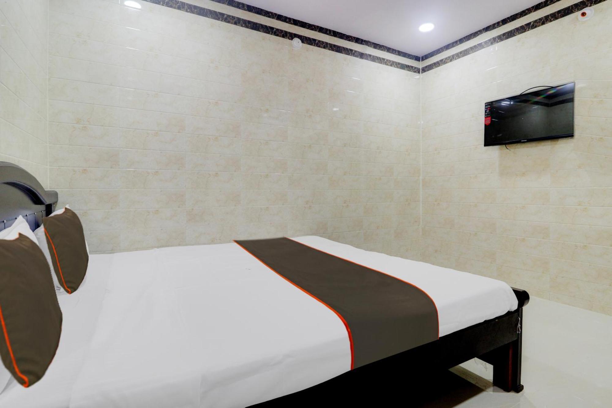 Hotel O New Aroma Classic 4*