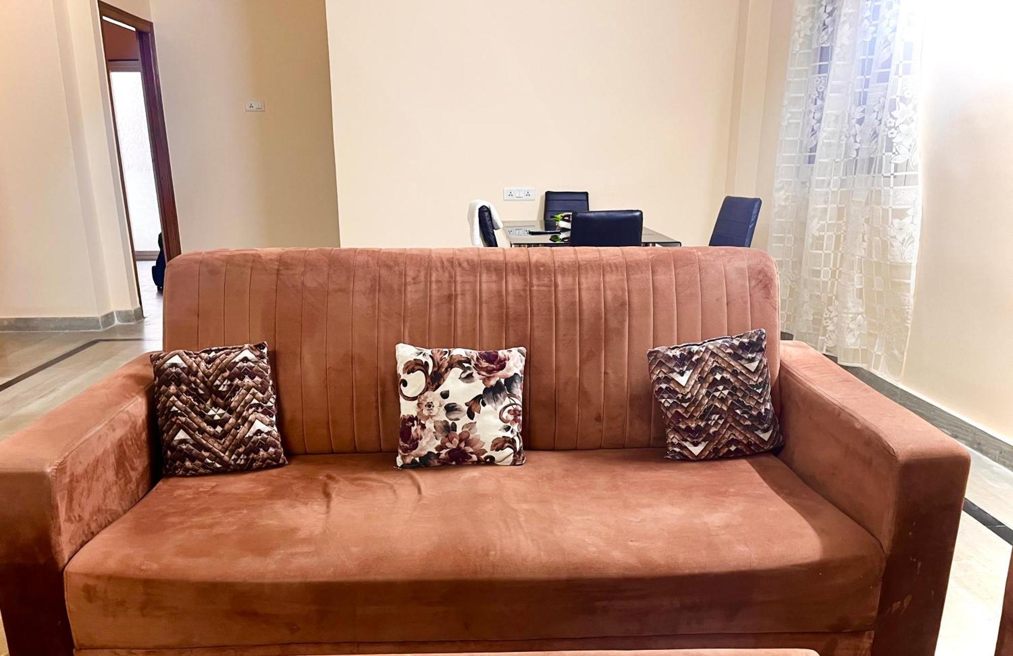 Central Abode Apartment *
