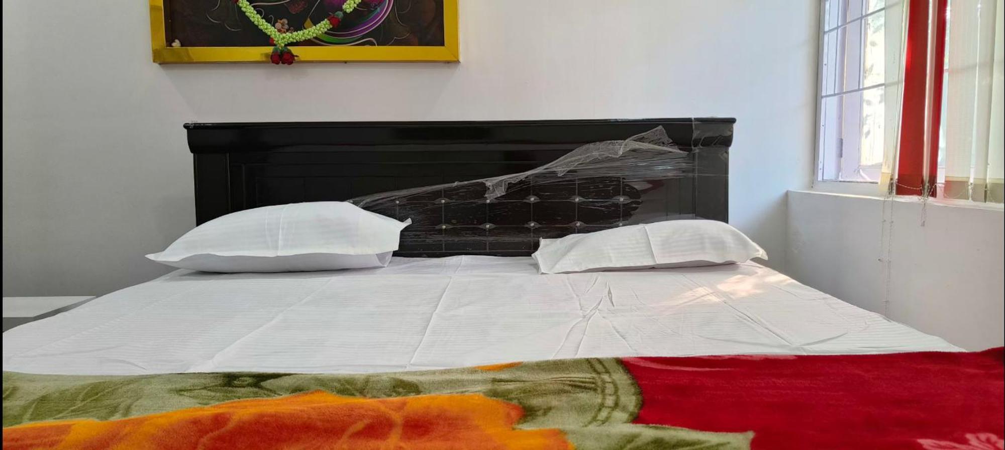 Apartment Royal Great Couple Friendly 2 Bhk Flat Road No 7 Banjara Hills