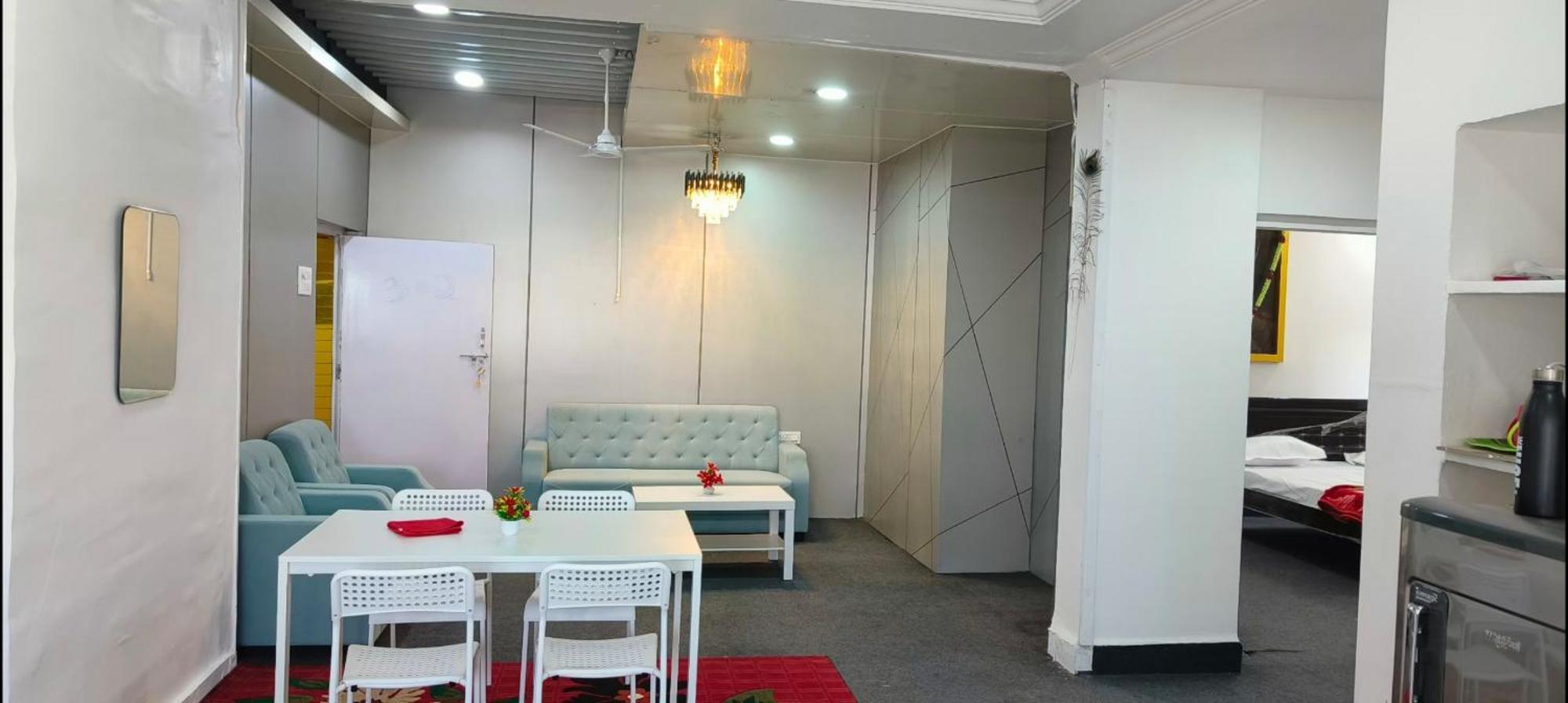 Royal Great Couple Friendly 2 Bhk Flat Road No 7 Banjara Hills Apartment *