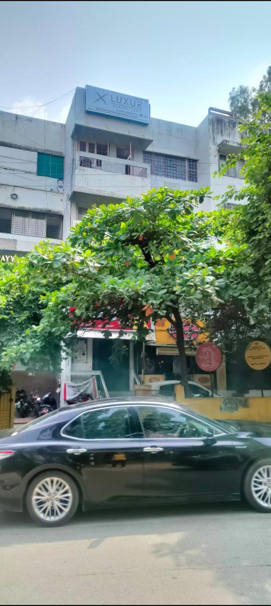 Royal Great Couple Friendly 2 Bhk Flat Road No 7 Banjara Hills Apartment