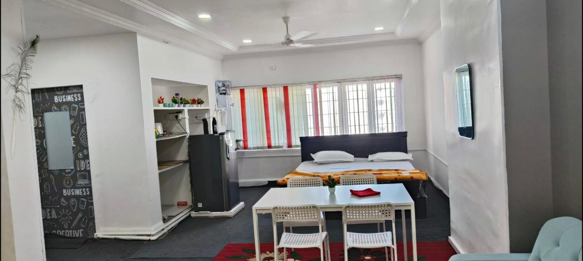 Apartment Royal Great Couple Friendly 2 Bhk Flat Road No 7 Banjara Hills