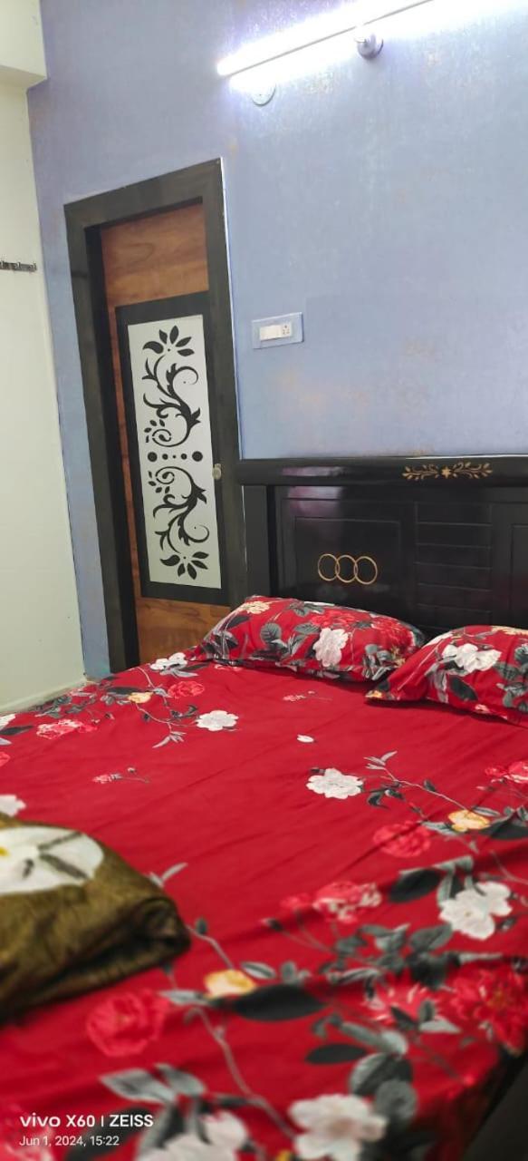 Cozy Corner #2bhk Near Aig & Us Embassy Gachibowli Apartment *