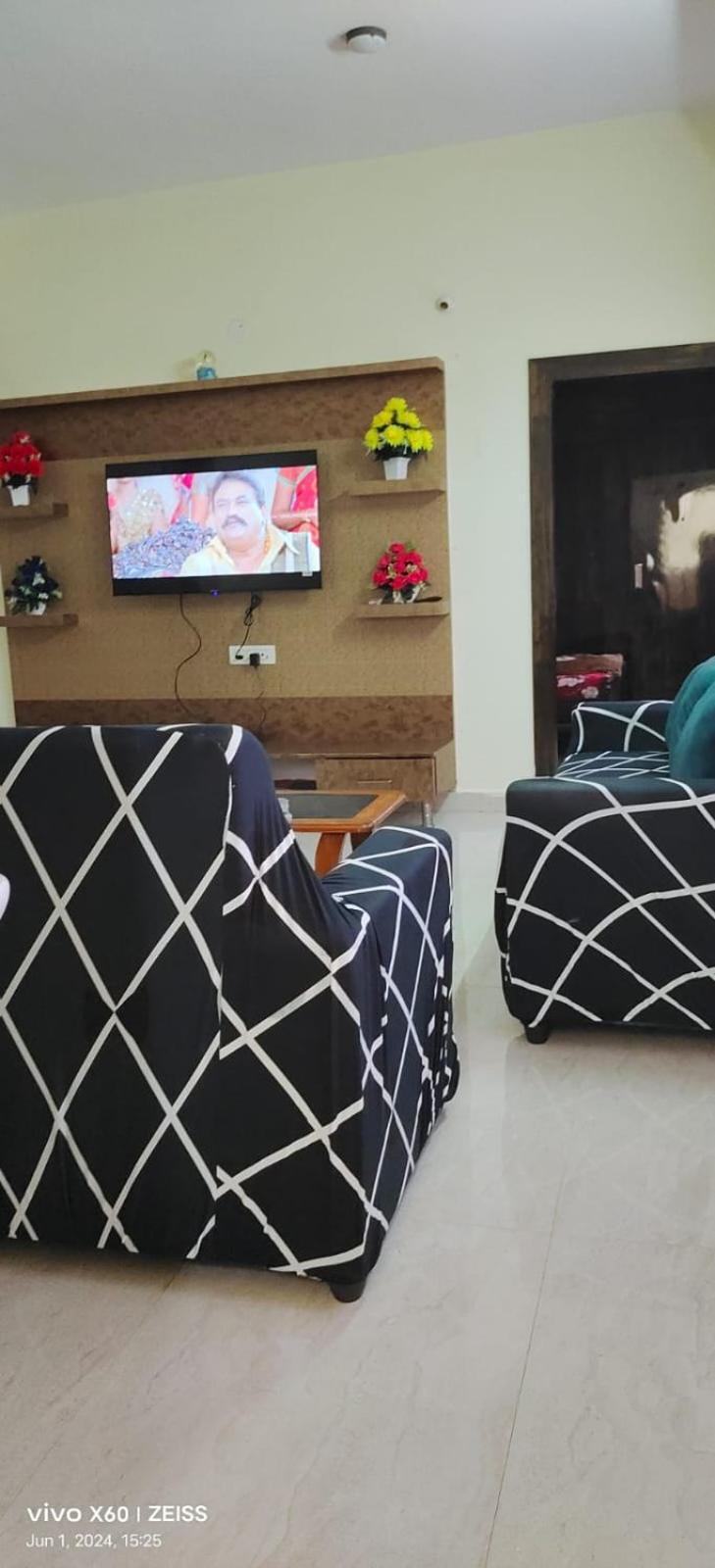 Cozy Corner #2bhk Near Aig & Us Embassy Gachibowli Apartment