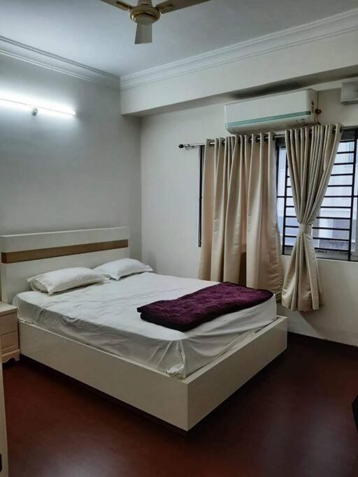 Royal 1 Bhk Fully Furnished At Banjara Hills Rd 12 *