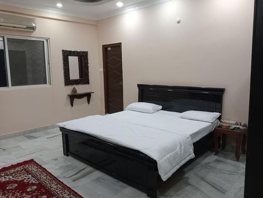 Villa 6bhk Ac For Families In Prime Loc