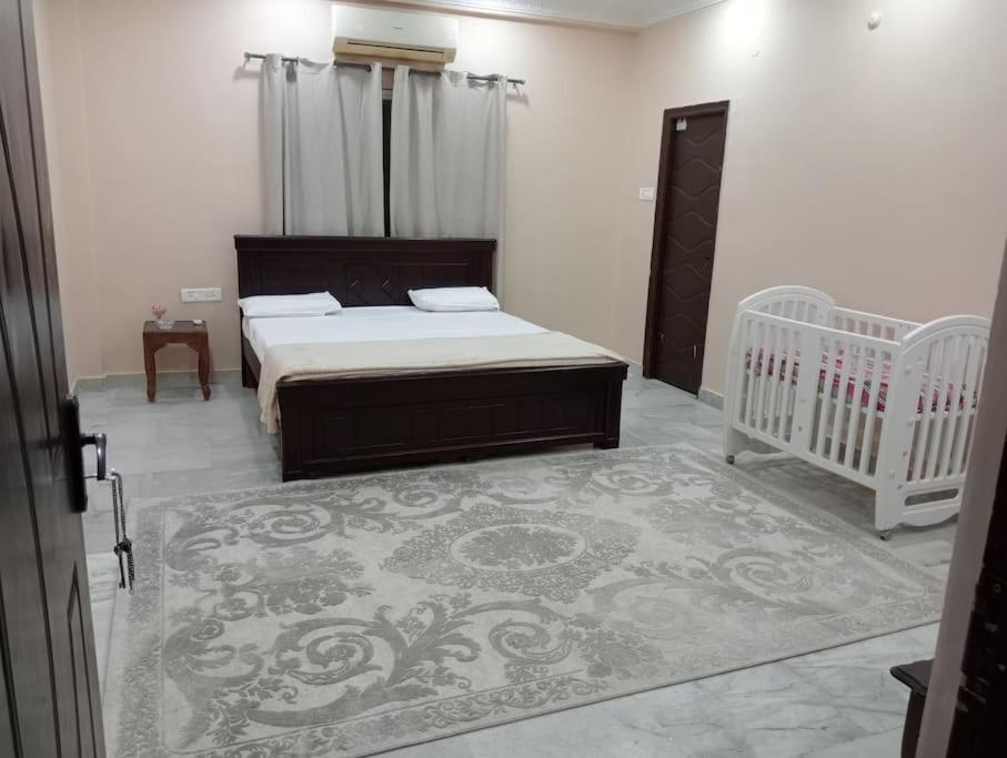 6bhk Ac For Families In Prime Loc