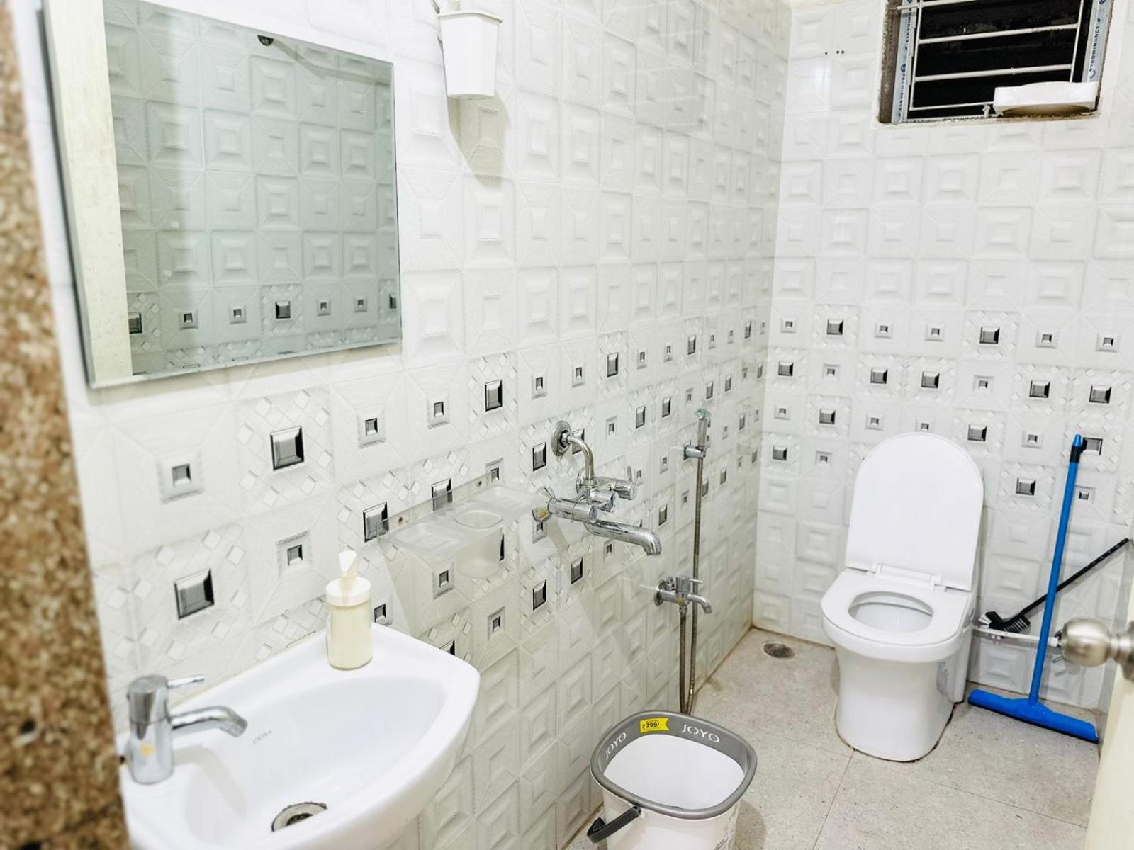 Apartamento Lavish 2bhk Aig Hitech