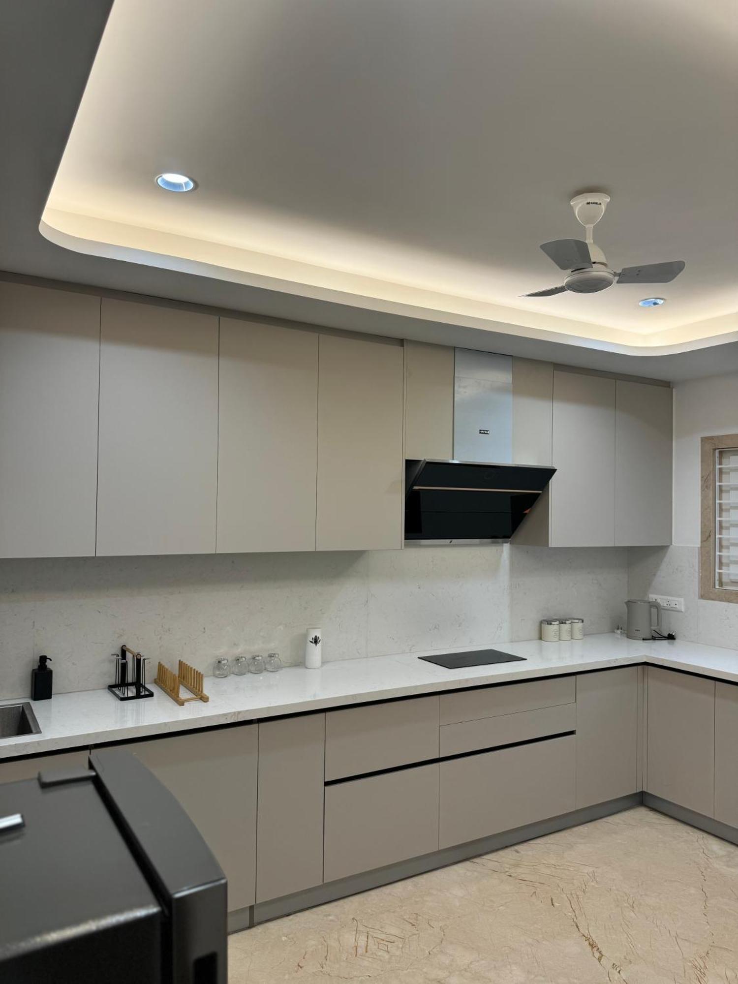 White Teak 3bhk Madhapur Apartment *