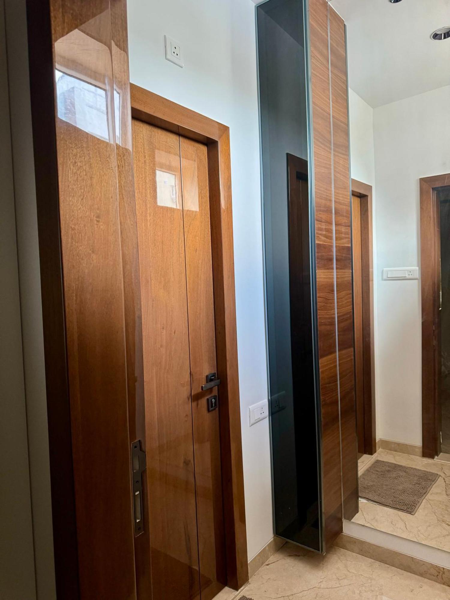 Apartment White Teak 3bhk Madhapur Hyderabad