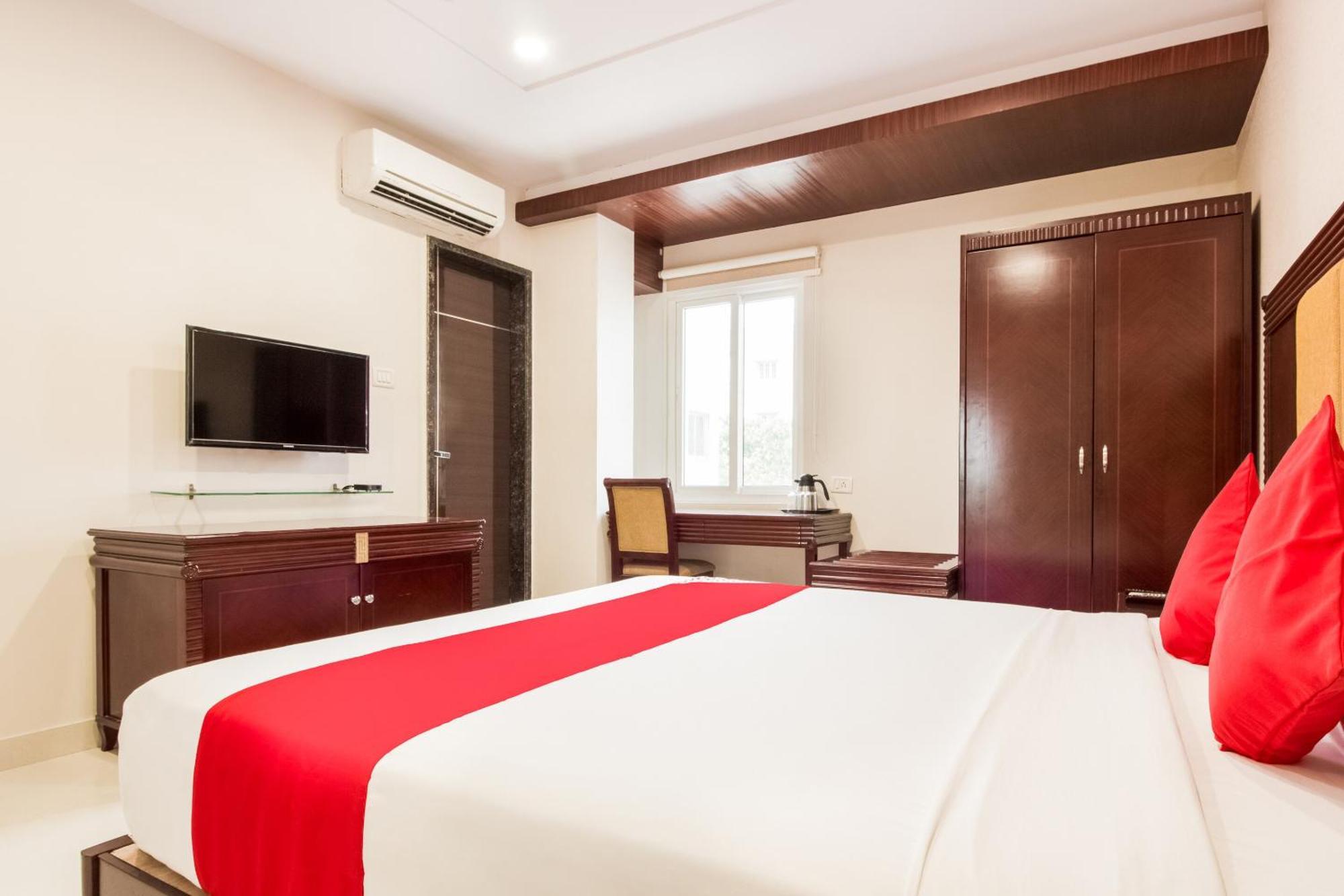 Oyo Mythri Hotel