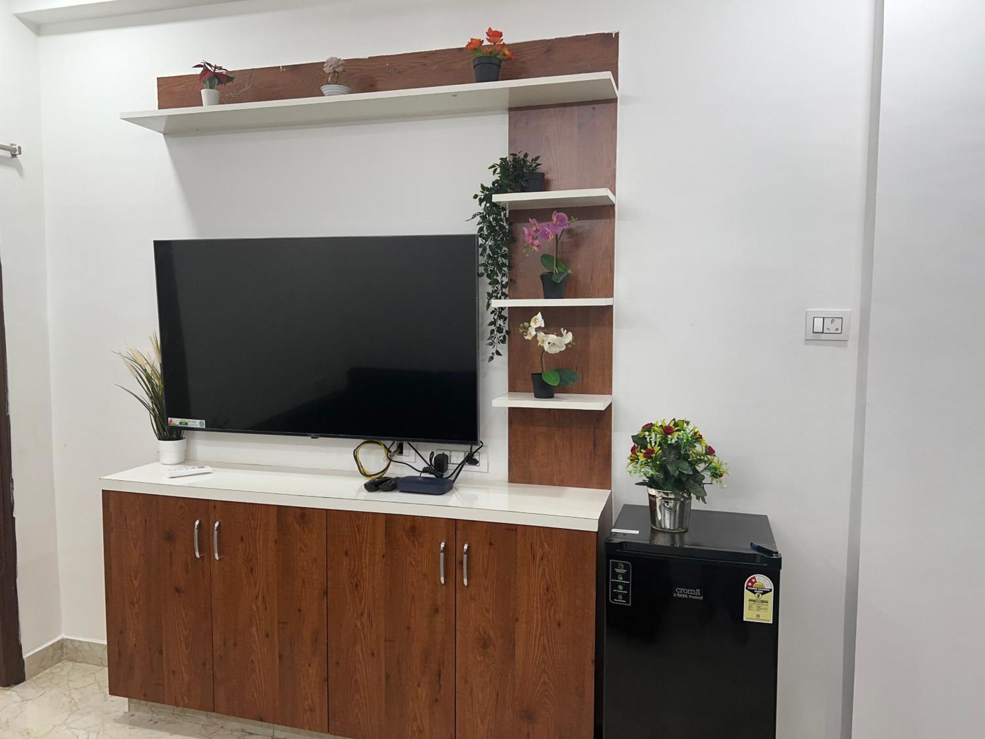 Apartment Atlas Homes 1bhk With 55inch Tv, Wifi, Geyser, Ro *