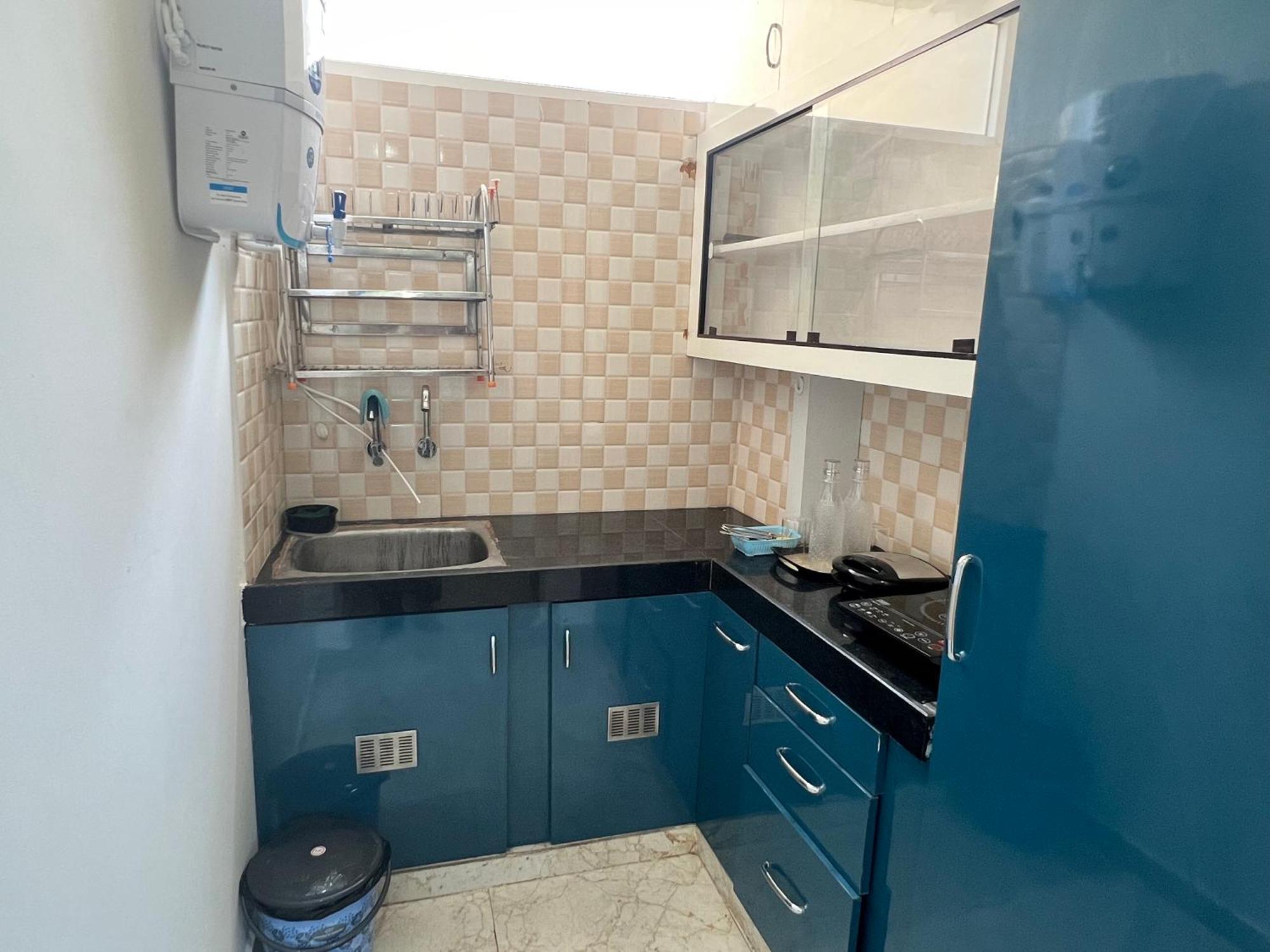 Atlas Homes 1bhk With 55inch Tv, Wifi, Geyser, Ro *