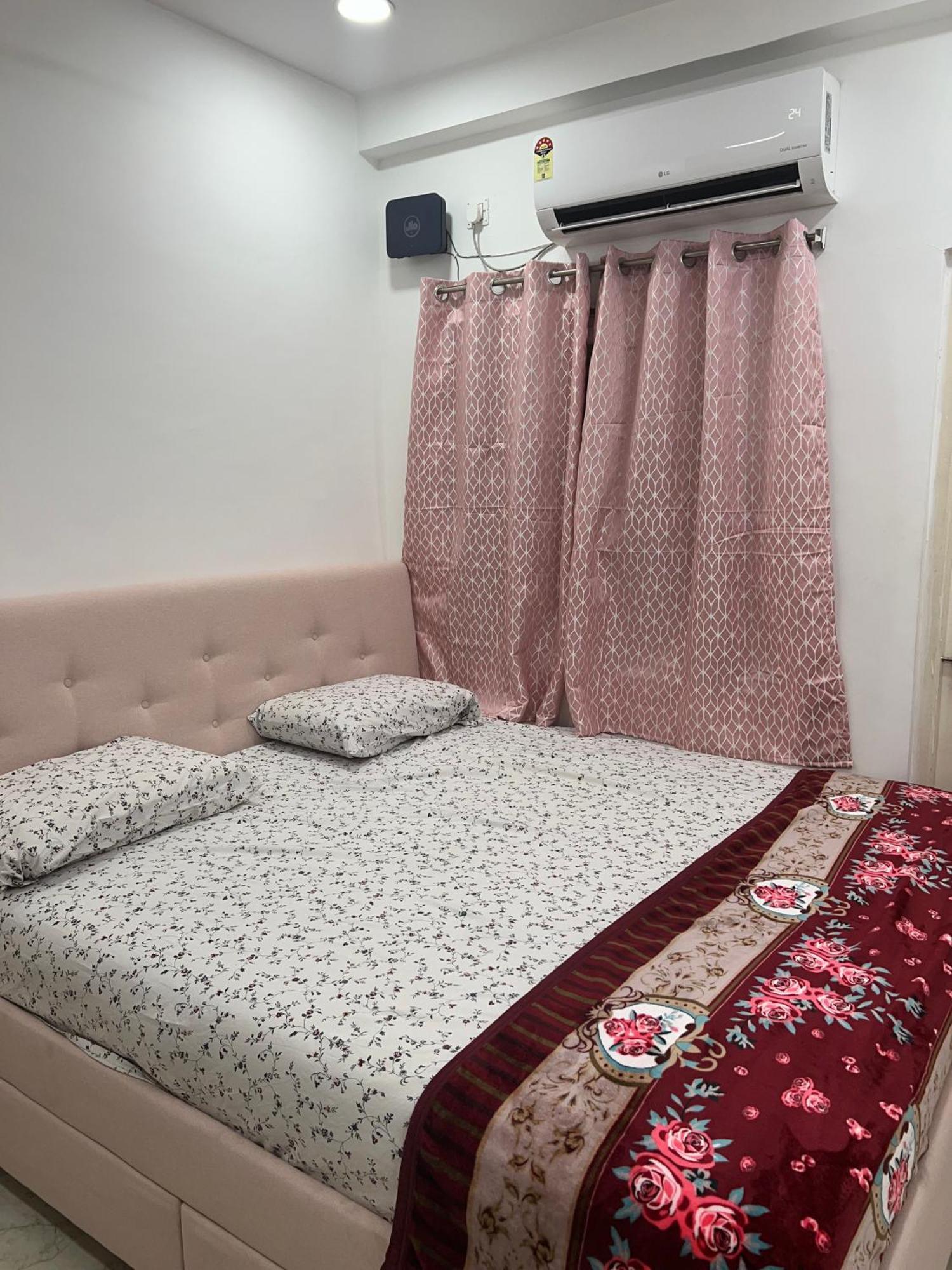 Atlas Homes 1bhk With 55inch Tv, Wifi, Geyser, Ro Apartment Hyderabad