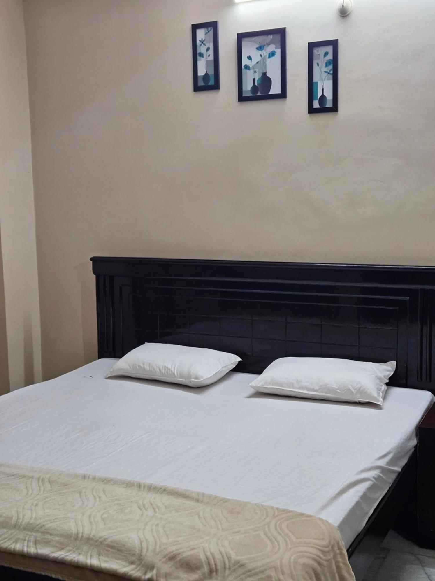 Apartment 3bhk New, Luxury Flat - Ac In Hyd Only For Families 100 M From Main Road Hyderabad
